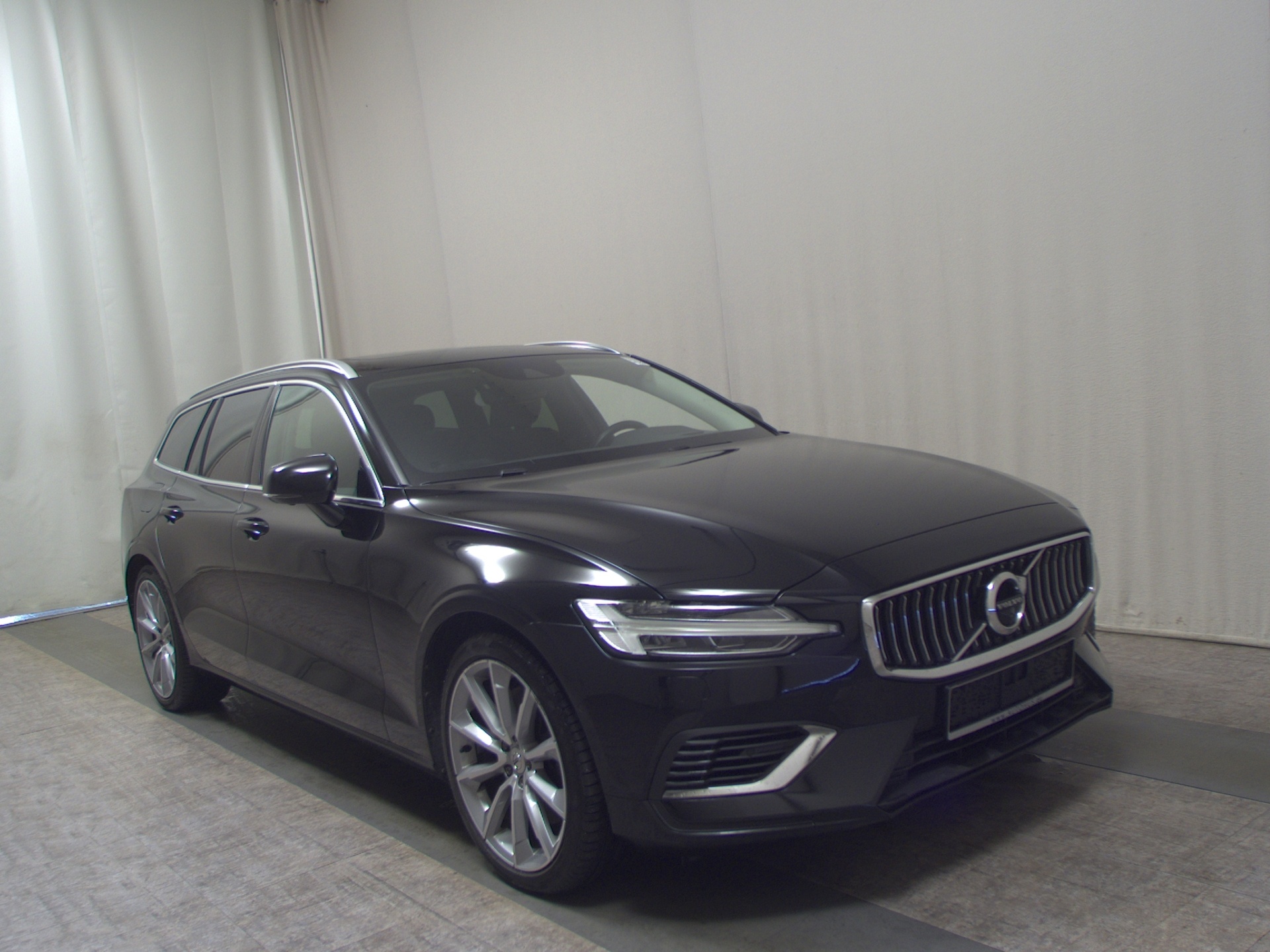 Volvo V60 T6 AWD Inscription Navi LED 360° HuD AHK ACC 3