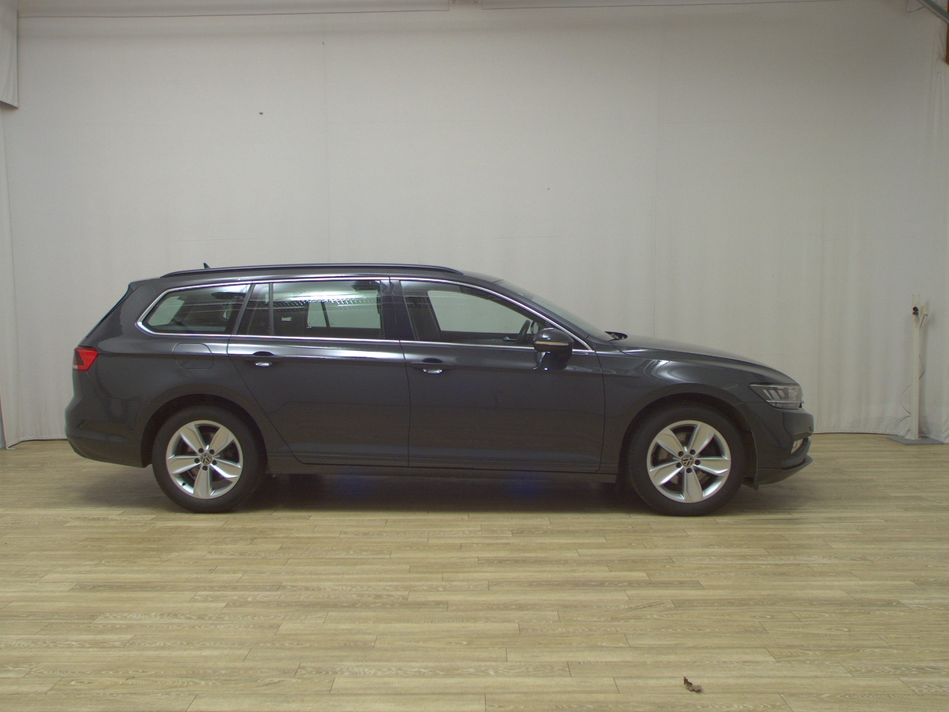 Volkswagen Passat Var. 2.0 TDI Business Navi LED PDC ACC