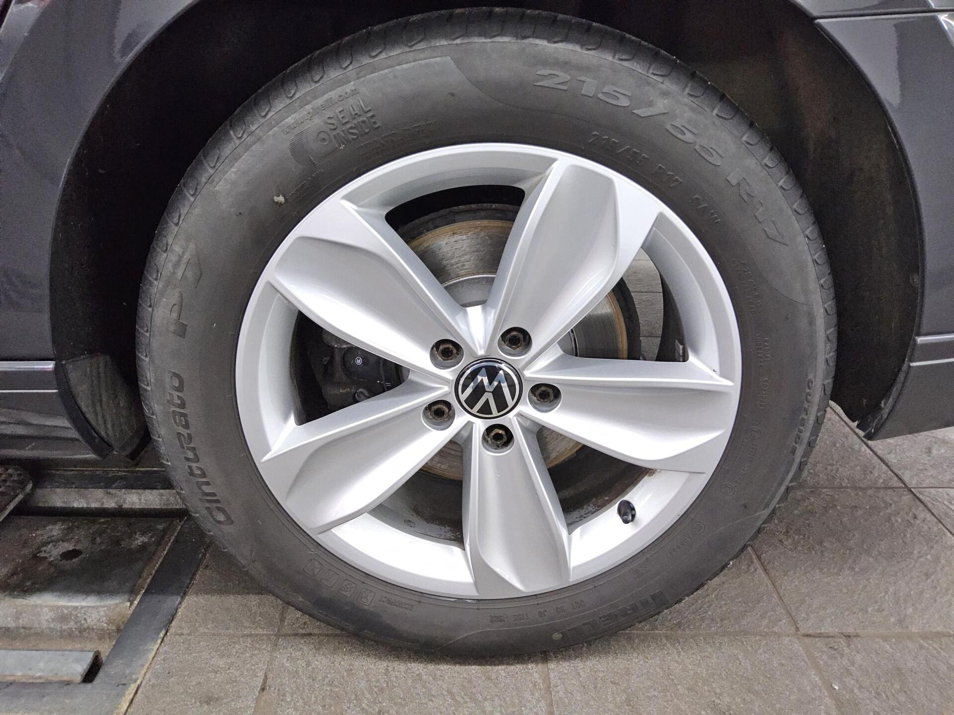 Volkswagen Passat Var. 2.0 TDI Business Navi LED PDC ACC 10