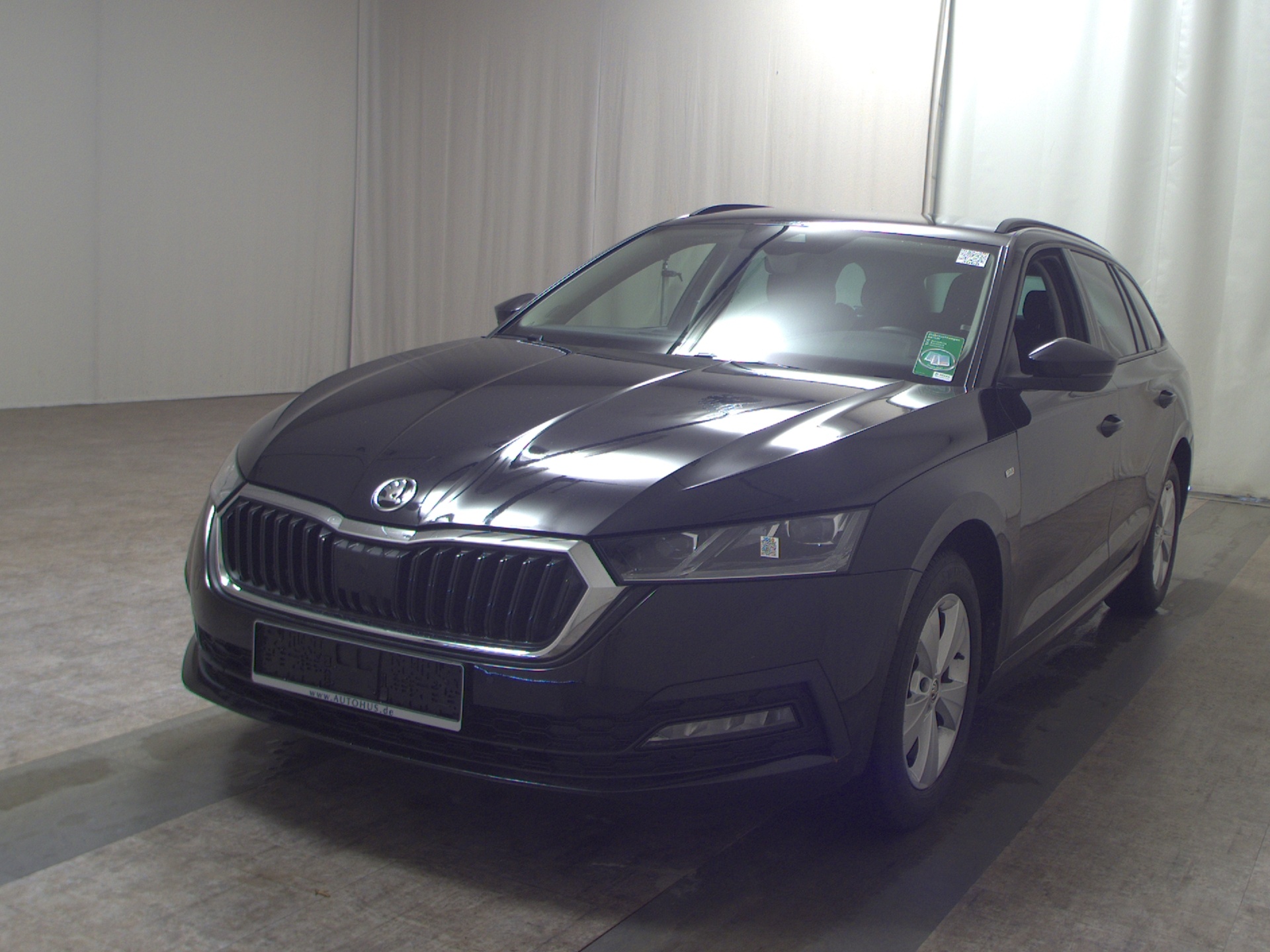 Skoda Octavia Kombi 2.0 TDI Ambition Navi LED AHK ACC 2