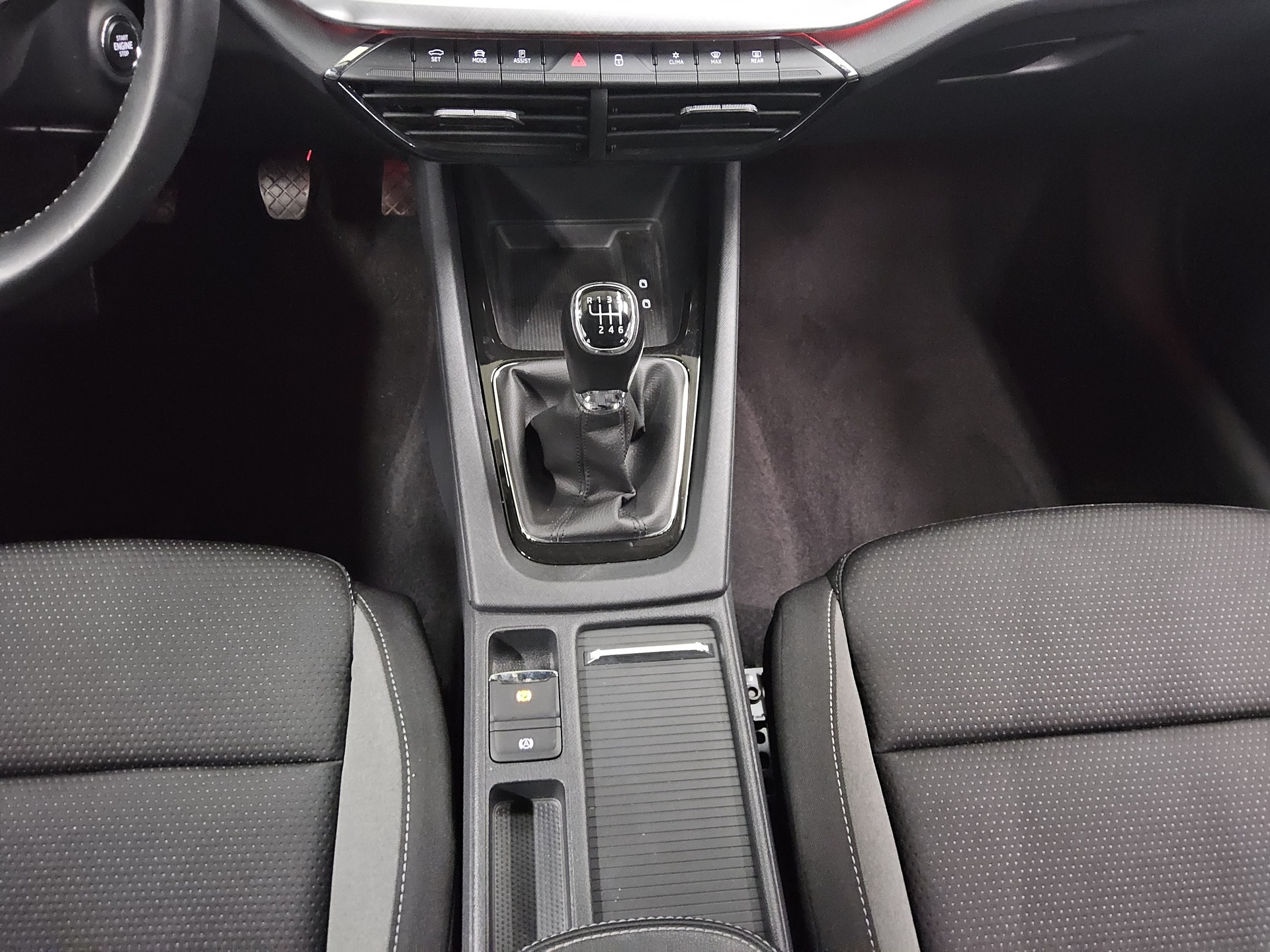 Skoda Octavia Kombi 2.0 TDI Ambition Navi LED AHK ACC 6