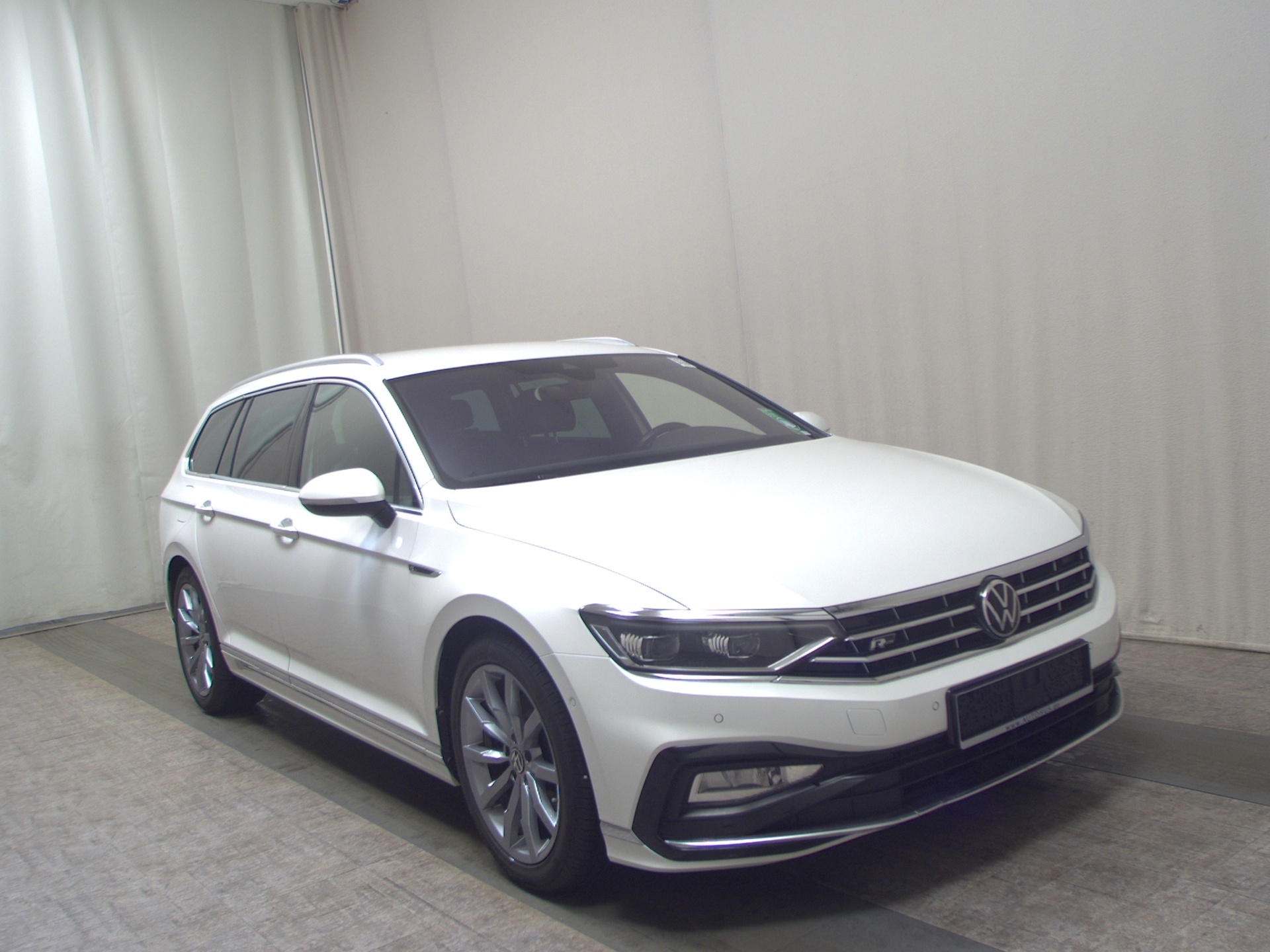 Volkswagen Passat Var. 2.0 TSI R-Line Navi Matrix AID Leder 3
