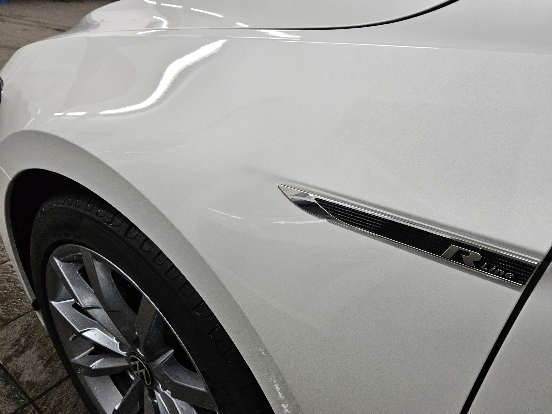 Volkswagen Passat Var. 2.0 TSI R-Line Navi Matrix AID Leder 12