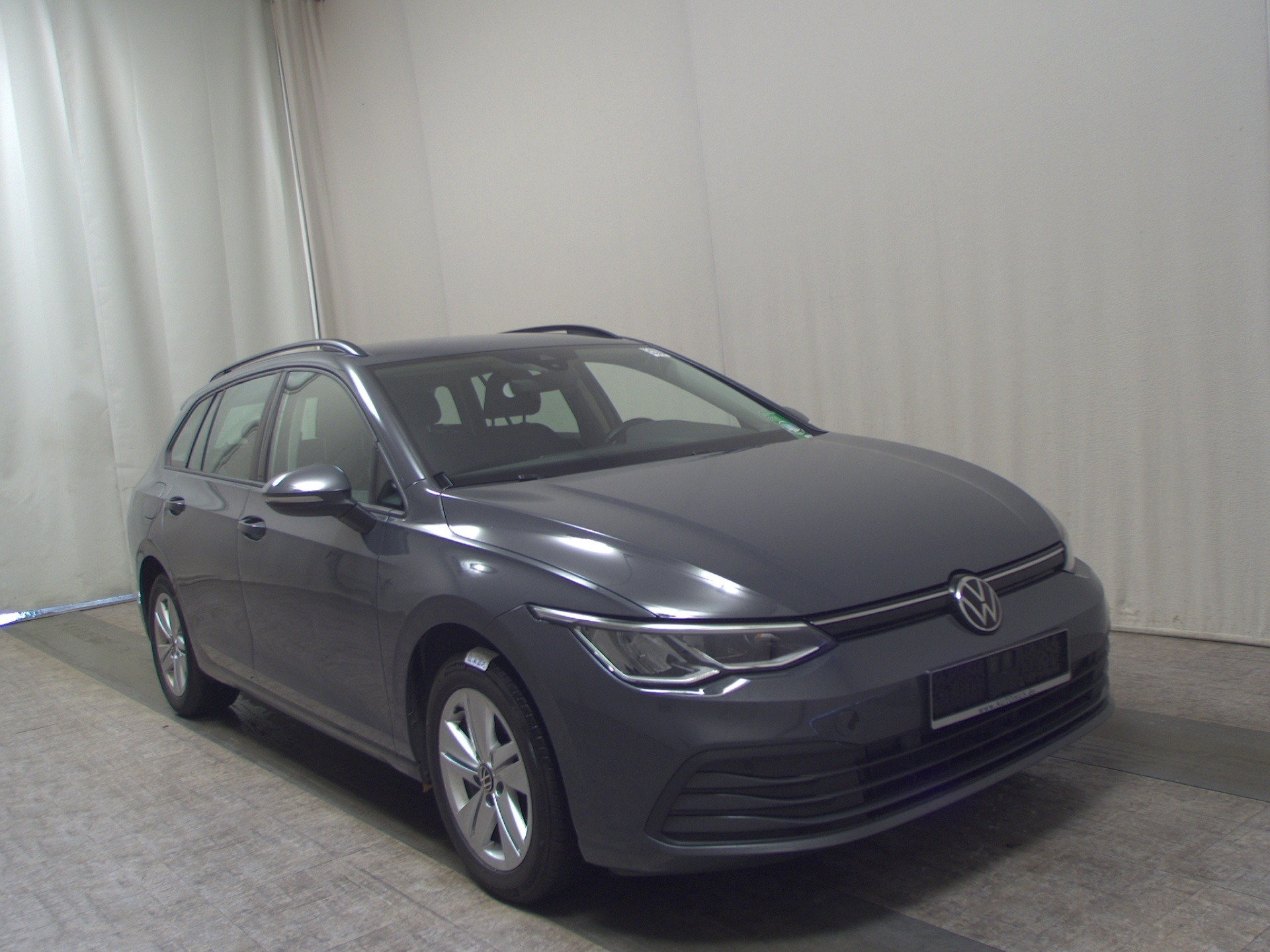 Volkswagen Golf-8 Var. 2.0 TDI Life Navi LED DC ACC Shz 3