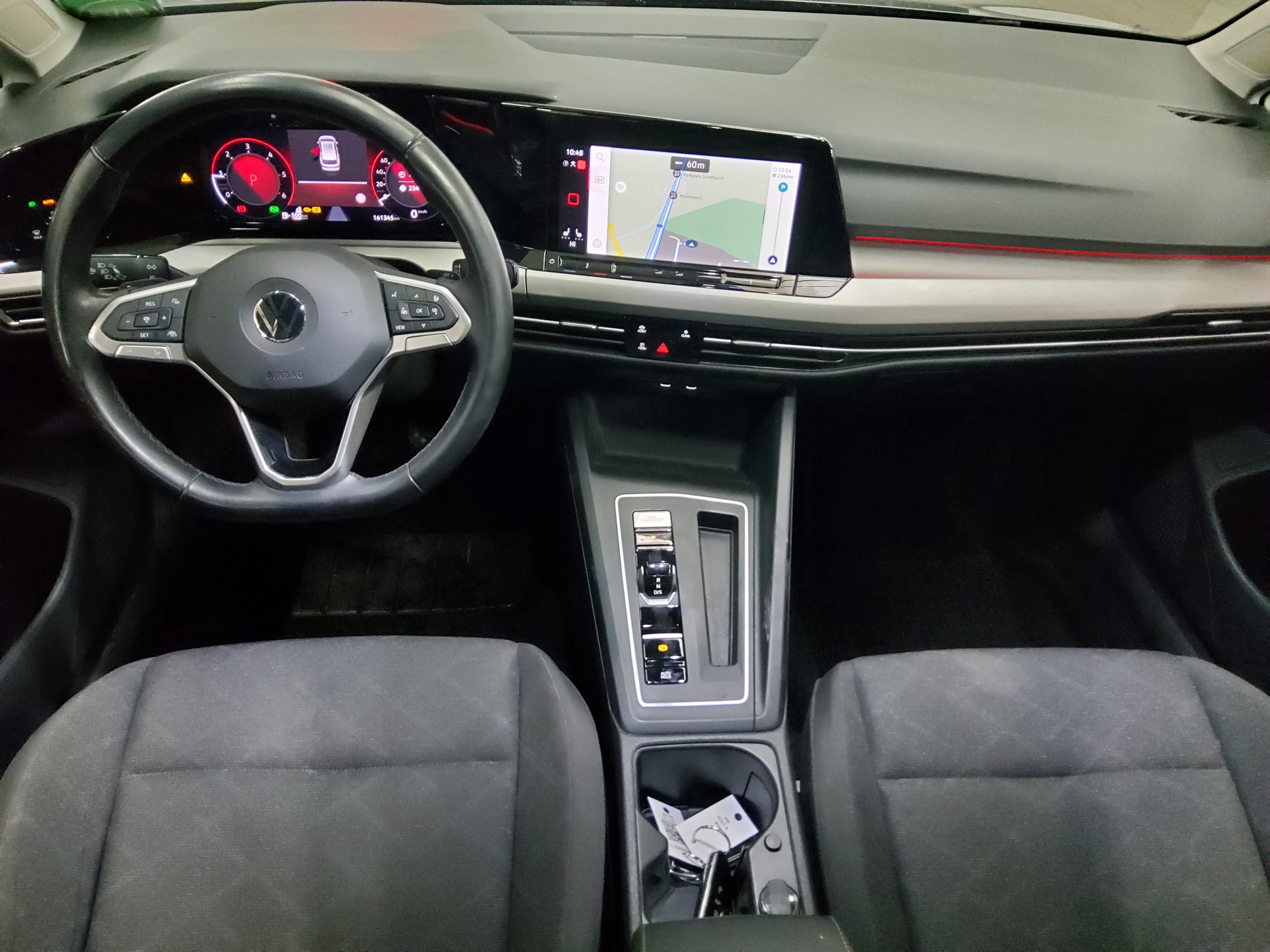 Volkswagen Golf-8 Var. 2.0 TDI Life Navi LED DC ACC Shz 5