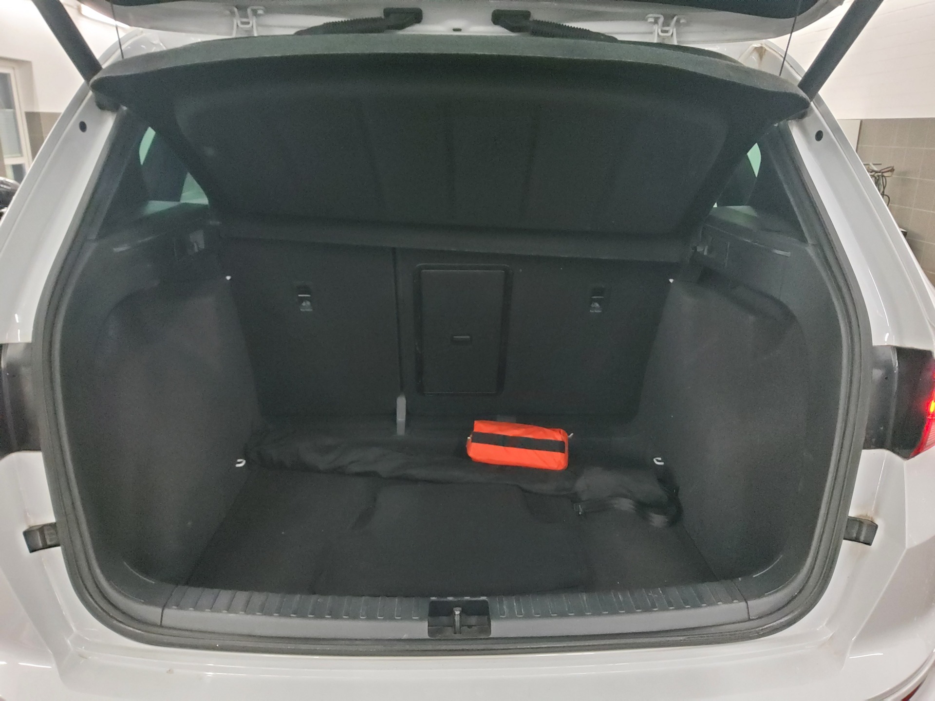 Seat Ateca 2.0 TDI FR-Line Navi LED vc RfK 360° Sound 12