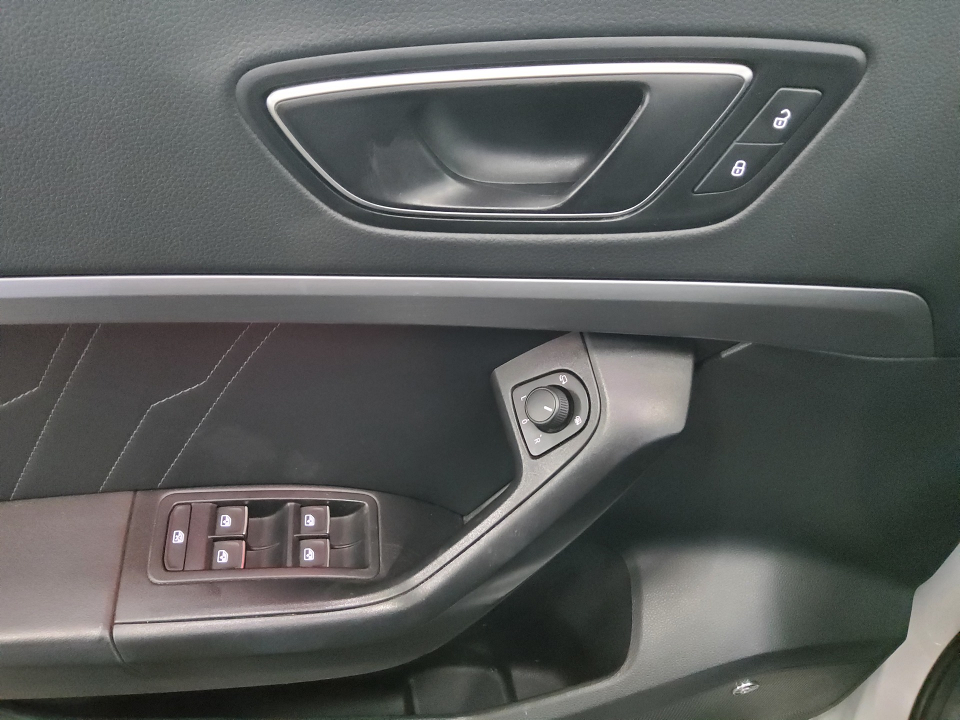 Seat Ateca 2.0 TDI FR-Line Navi LED vc RfK 360° Sound 10