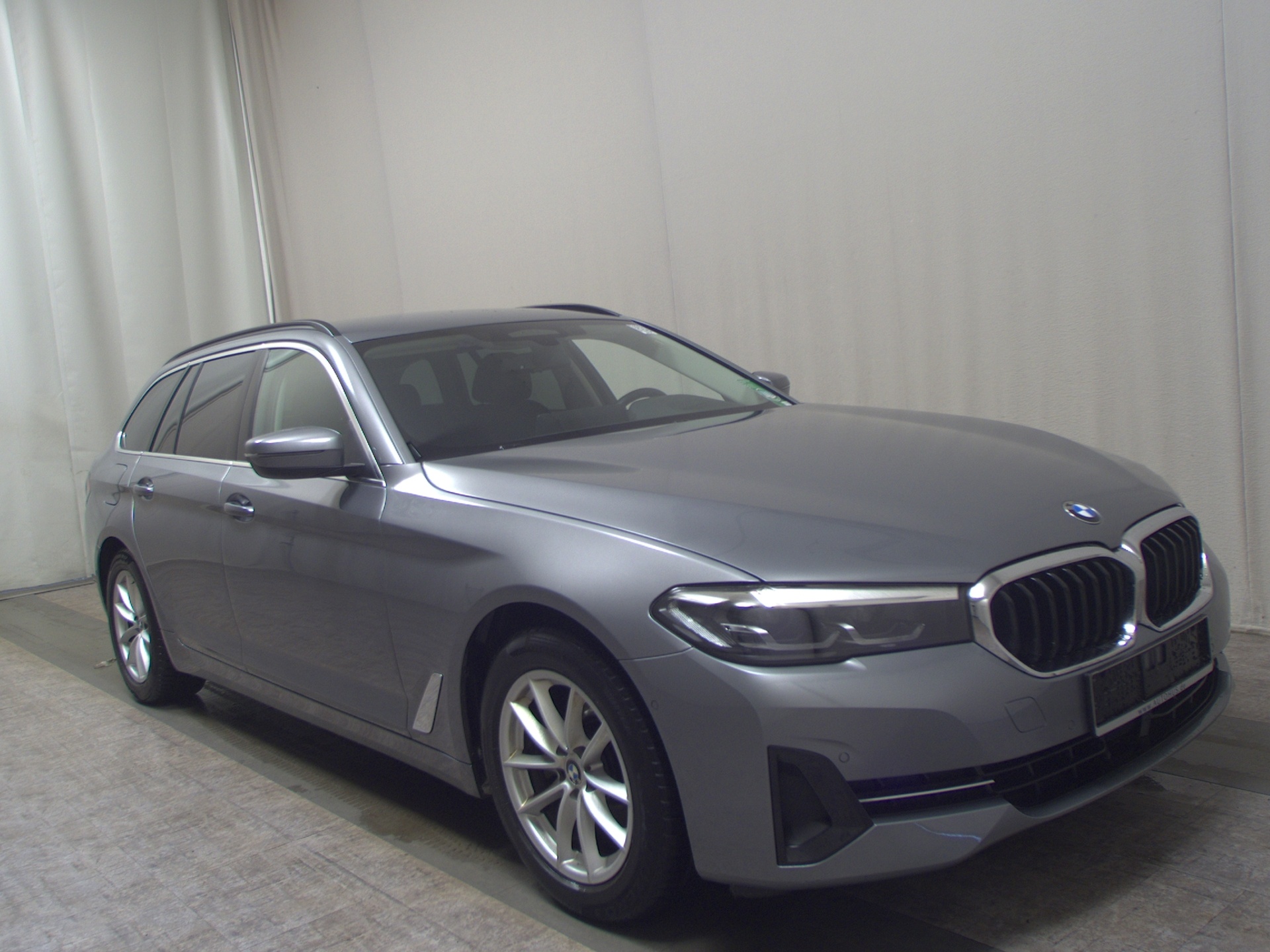 BMW 520dA Touring xDr Leder Navi LED LC-Prof HuD Ahk 3