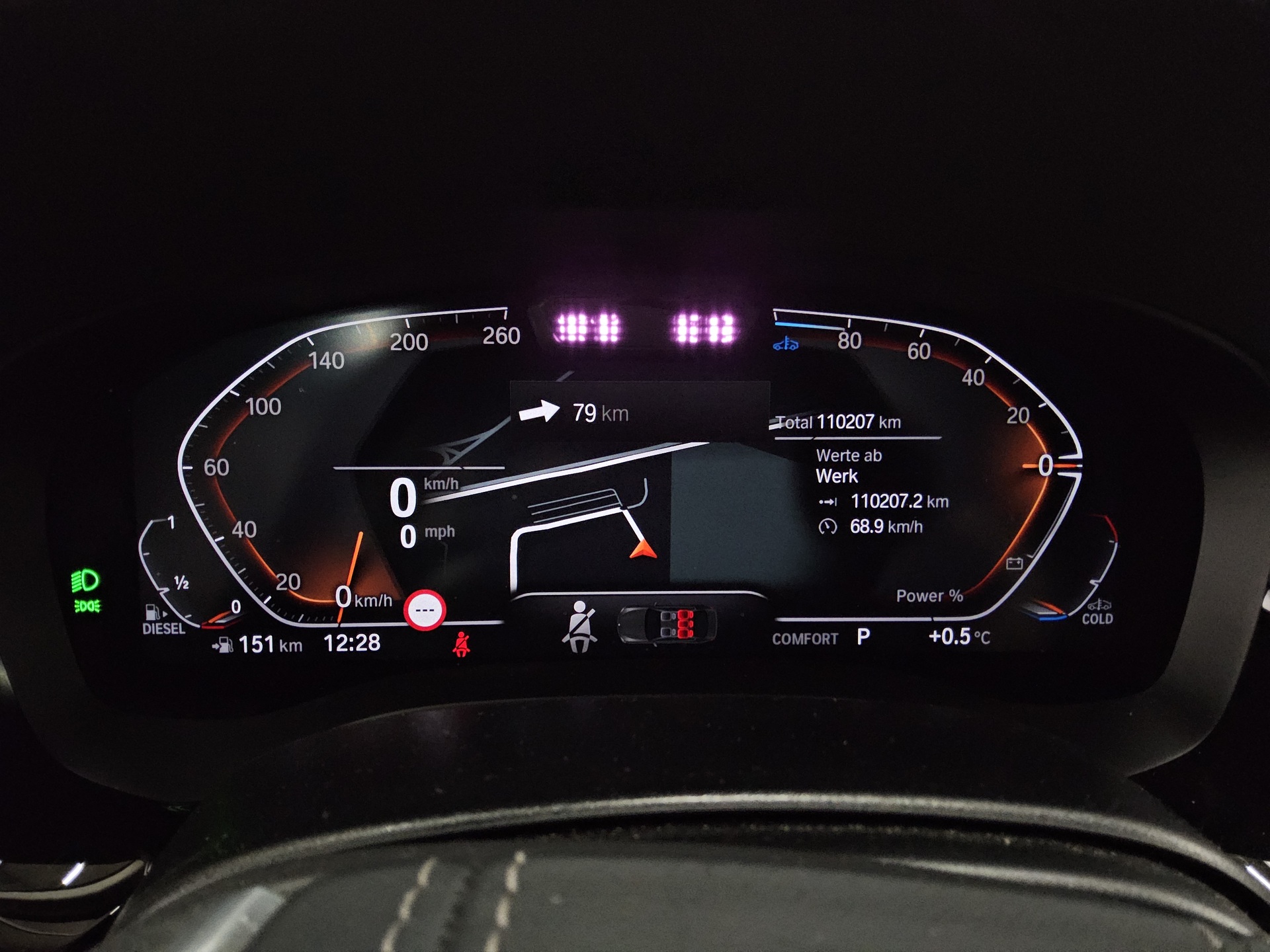BMW 520dA Touring xDr Leder Navi LED LC-Prof HuD Ahk 8