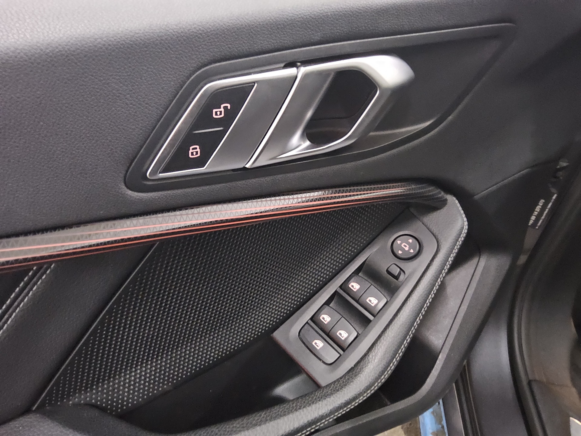 BMW 120dA Sport-Line Leder Navi LED HuD LC Prof. 10