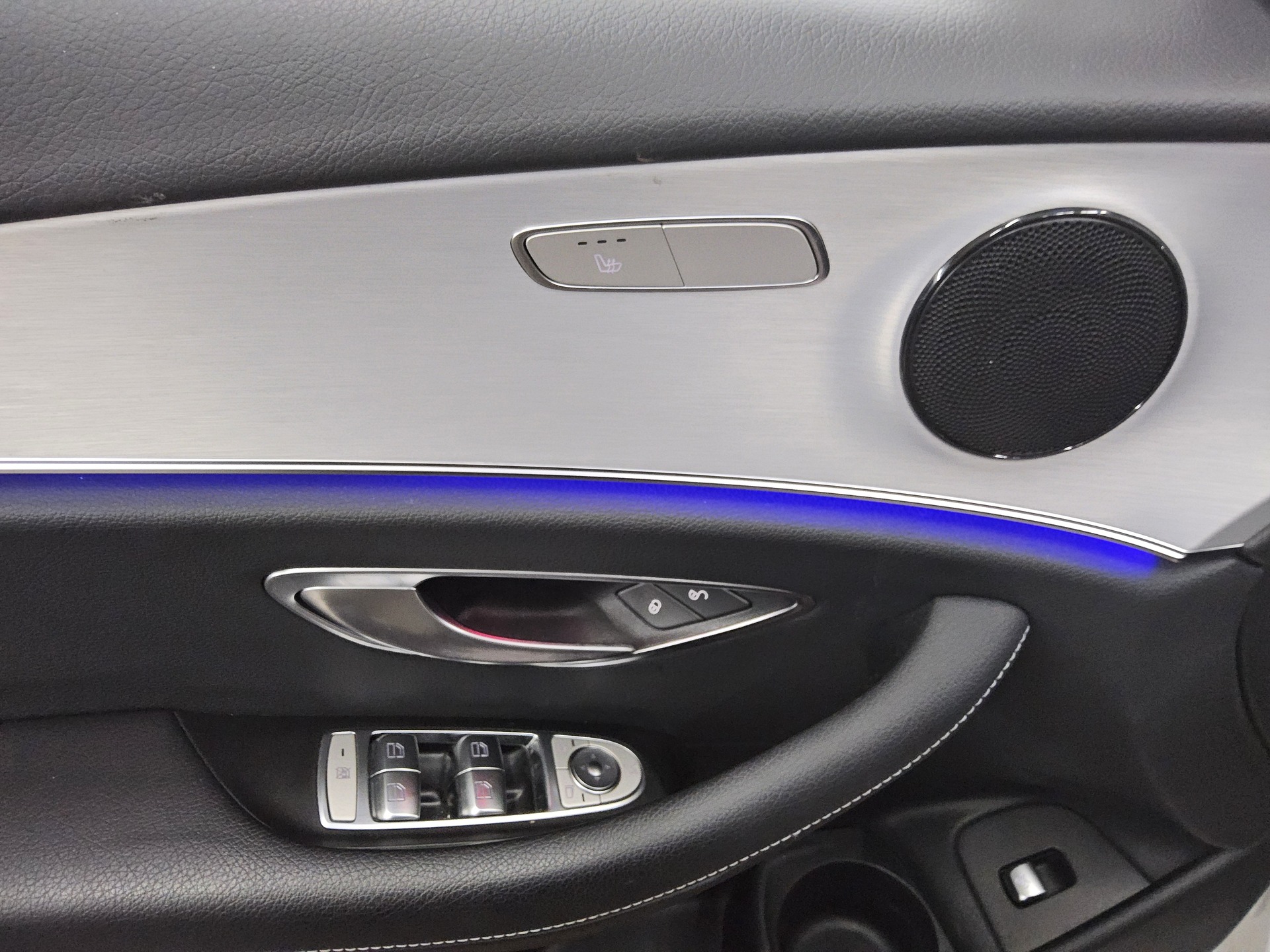 Mercedes-Benz E 300 T de Avantgarde Navi Widescreen LED RFK 10