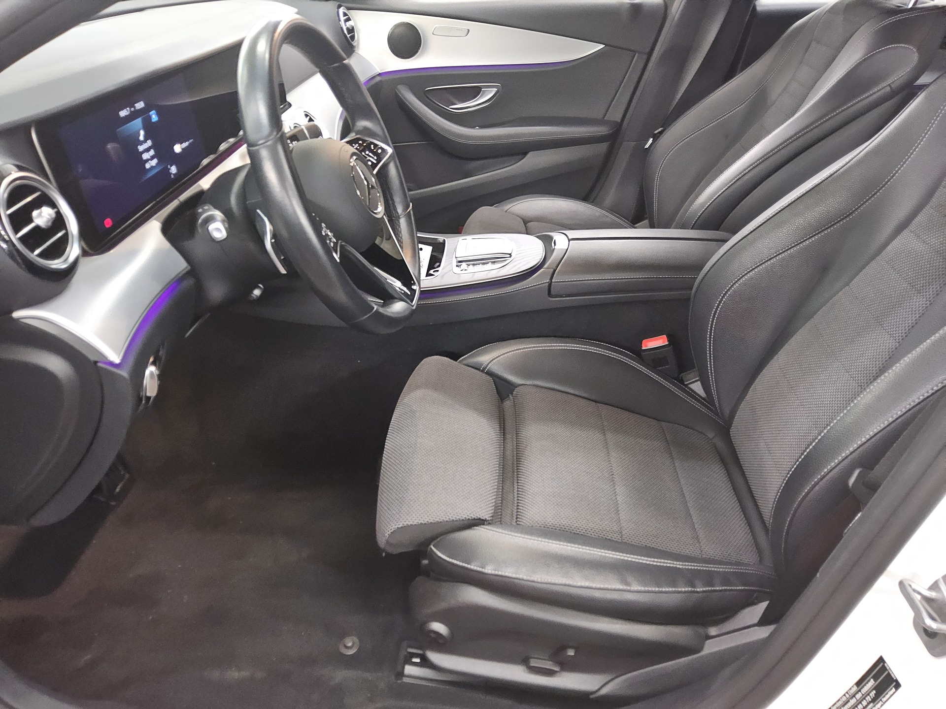 Mercedes-Benz E 300 T de Avantgarde Navi Widescreen LED RFK 9