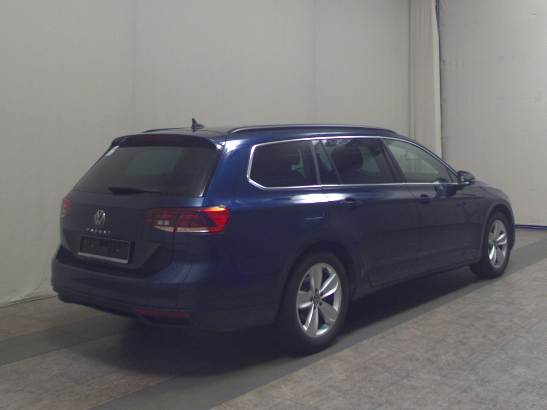 Volkswagen Passat Var. 2.0 TSI Business Navi DC Pano RFK 4