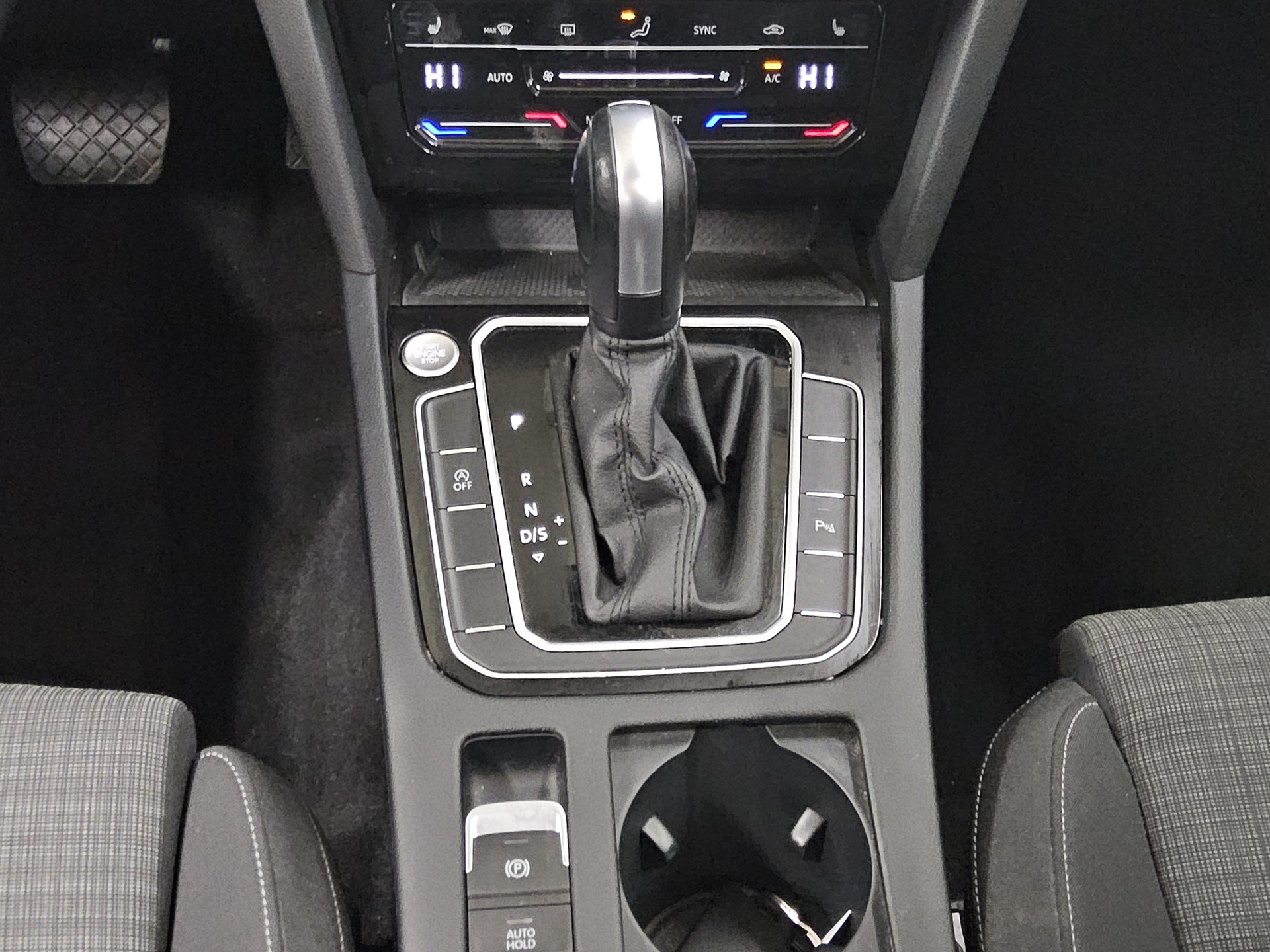 Volkswagen Passat Var. 2.0 TSI Business Navi DC Pano RFK 6