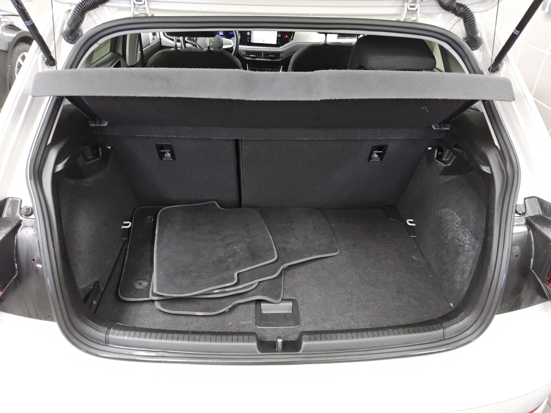 Volkswagen Polo 1.0 Move Navi LED AID PDC Shz BT 12