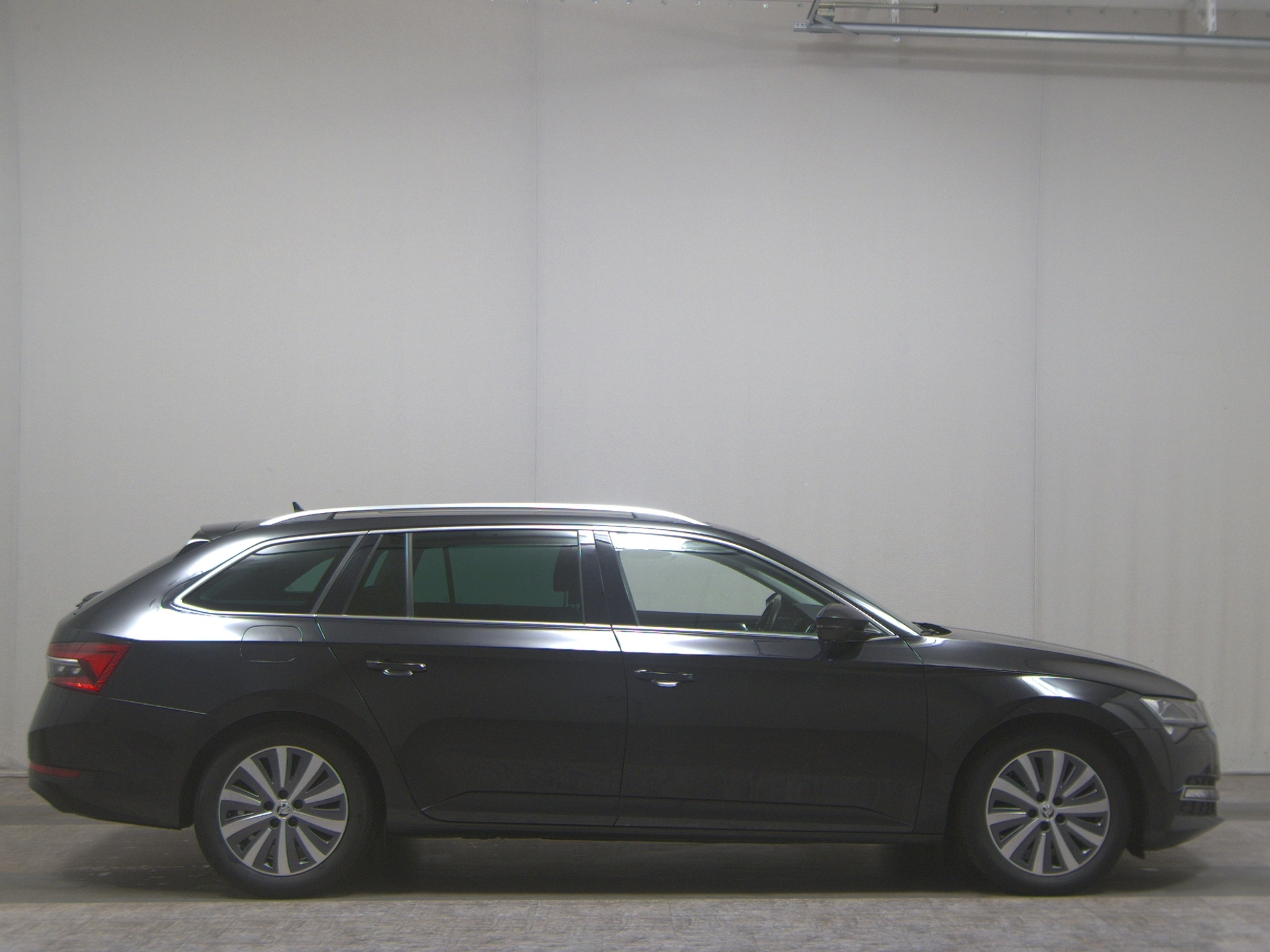 Skoda Superb Kombi 2.0 TDI Premium Ed. Leder Navi LED