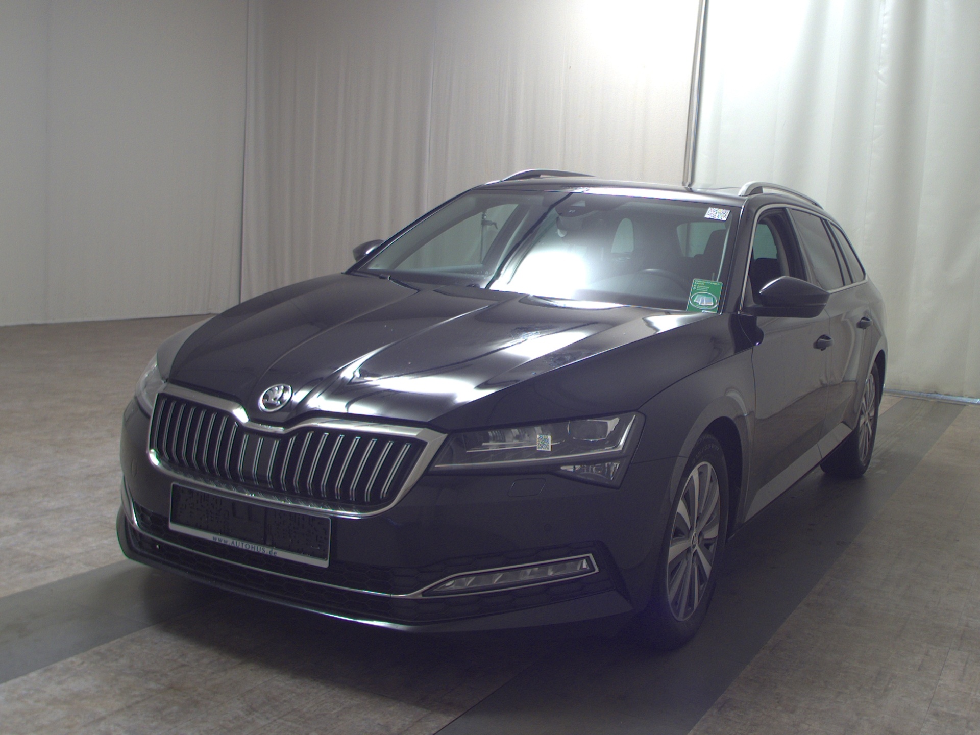 Skoda Superb Kombi 2.0 TDI Premium Ed. Leder Navi LED 2
