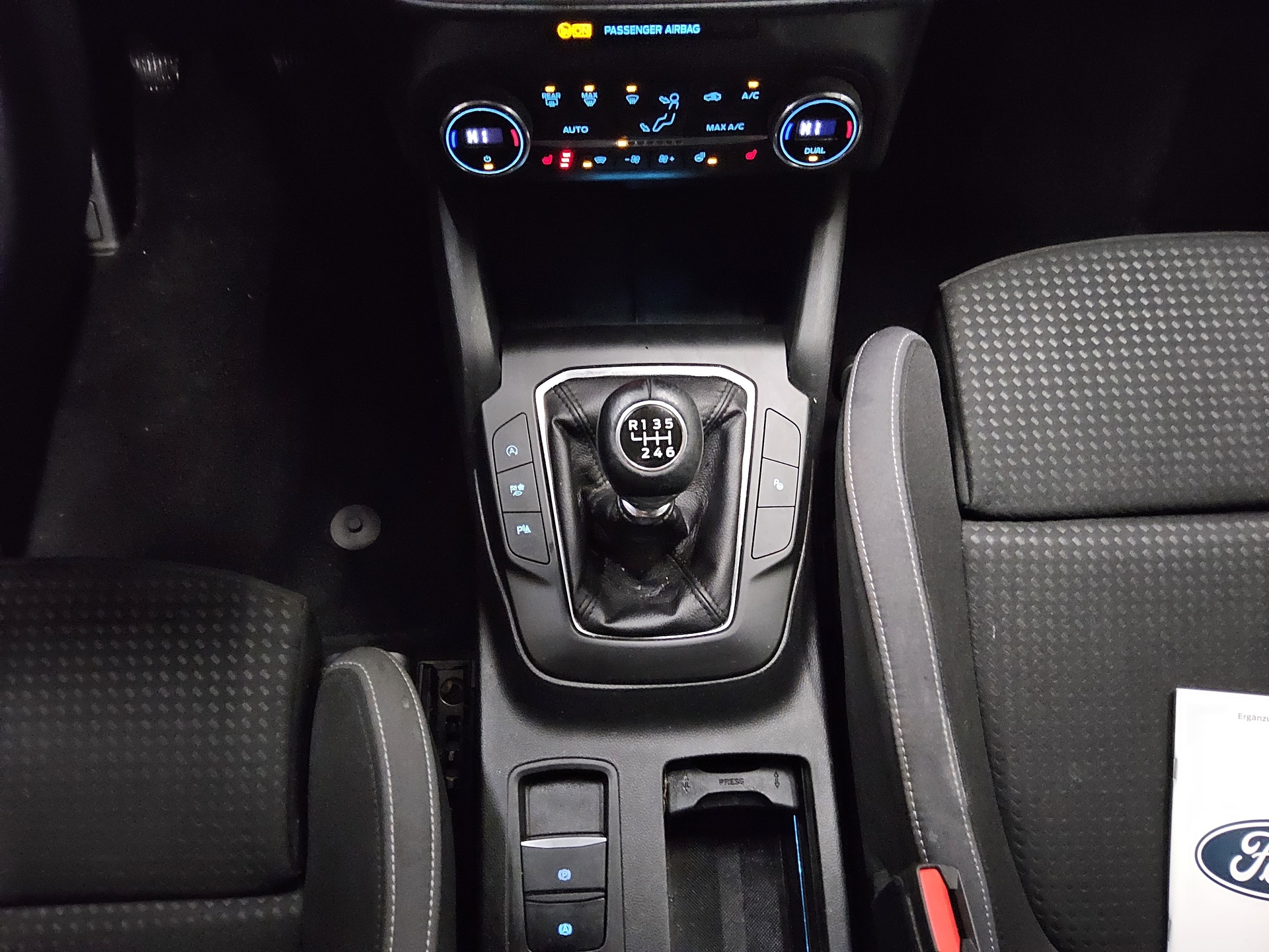 Ford Focus Turnier 1.5 EB Cool&Connect Navi LED RfK 6