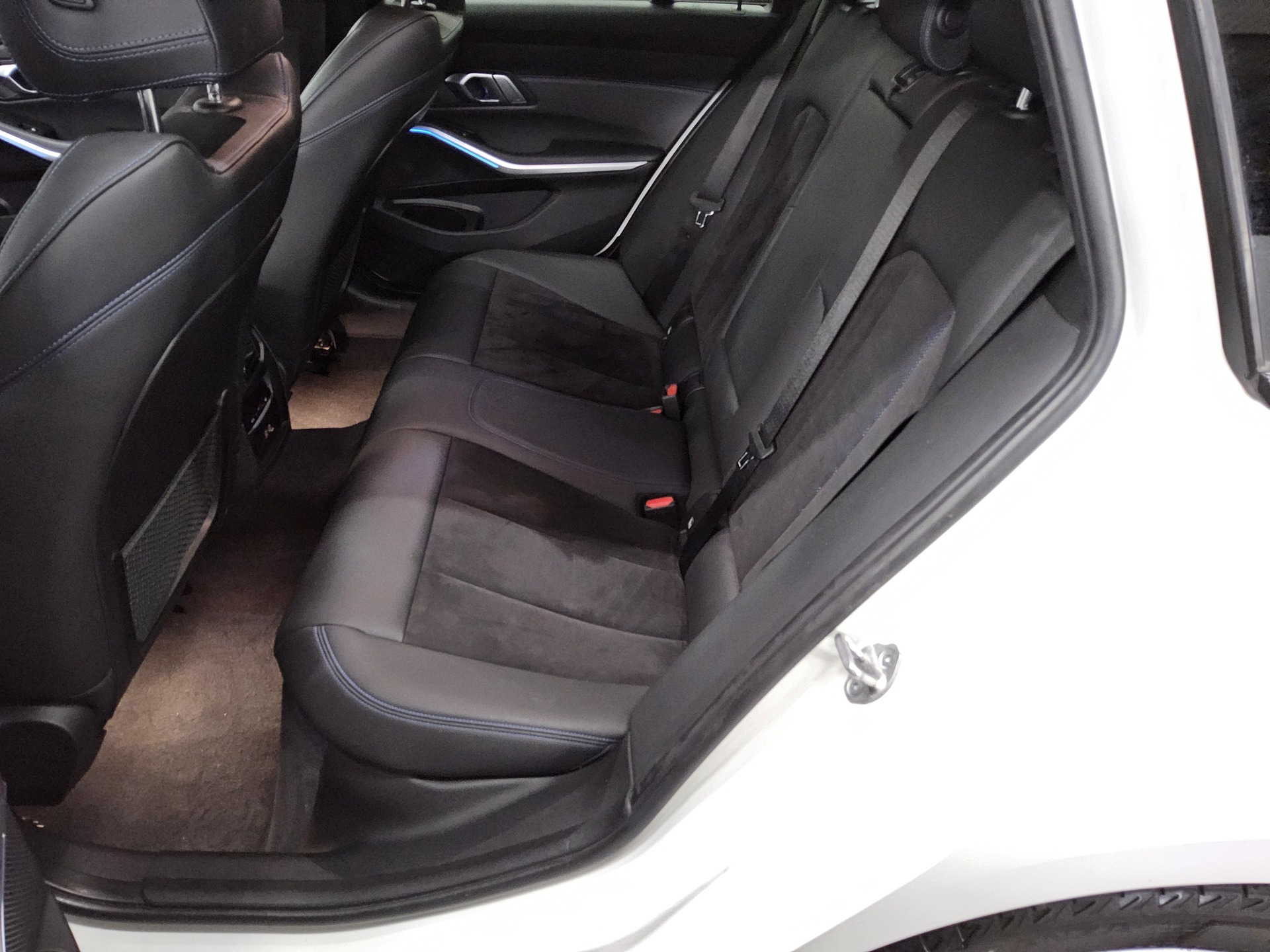 BMW 320dA Touring M-Sport T-Leder Navi LED HuD HiFi 13