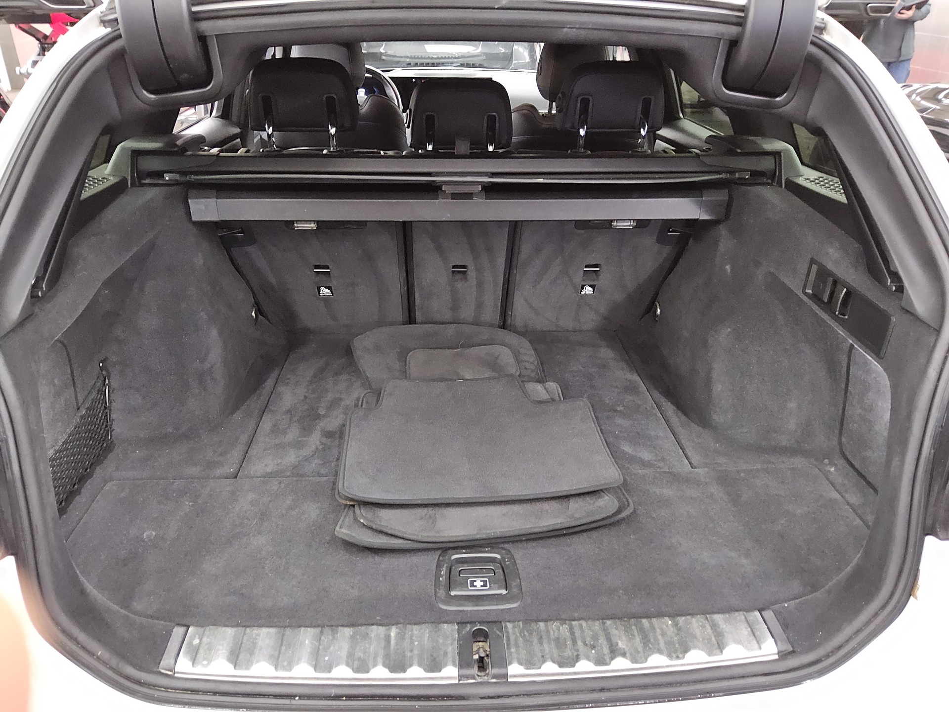 BMW 320dA Touring M-Sport T-Leder Navi LED HuD HiFi 12