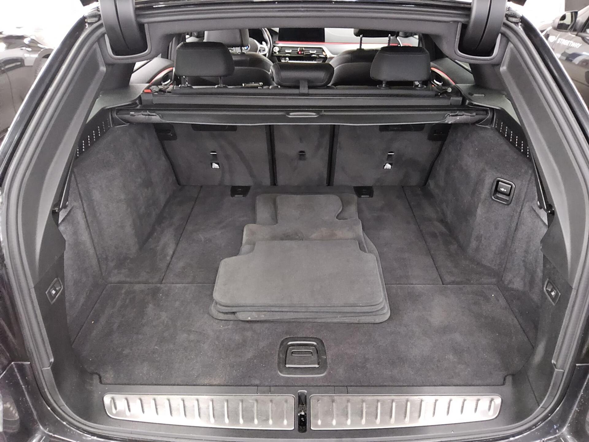 BMW 520dA Touring M-Sport T-Leder Navi LED RfK HiFi 13