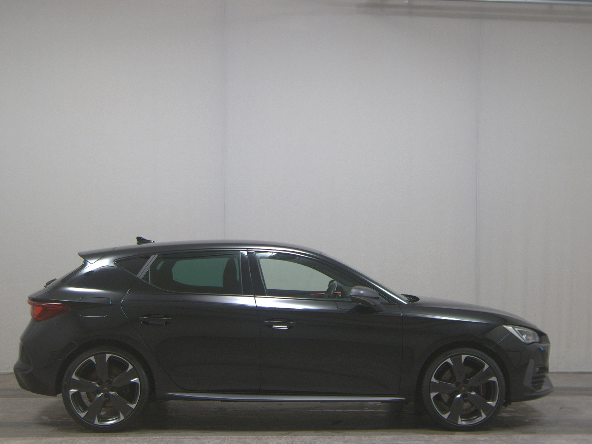 Cupra Leon 2.0 TSI Navi LED Virtual RFK DAB ACC
