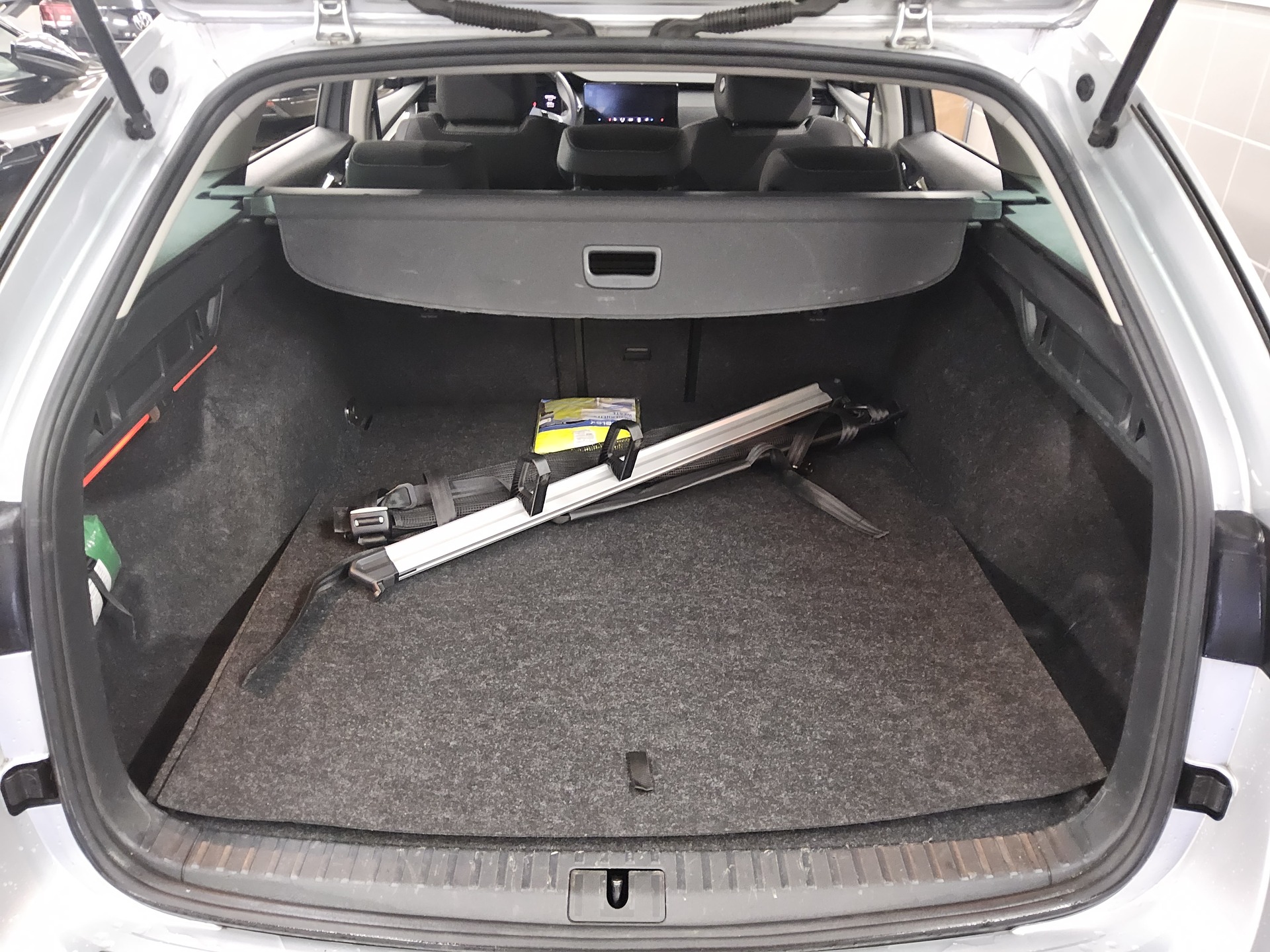 Skoda Octavia Kombi 2.0 TDI Ambition Navi LED Virtual 12