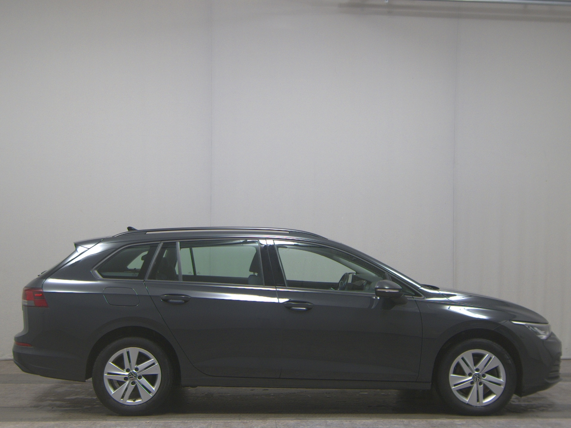 Volkswagen Golf-8 Var. 2.0 TDI Life Navi LED DC ACC