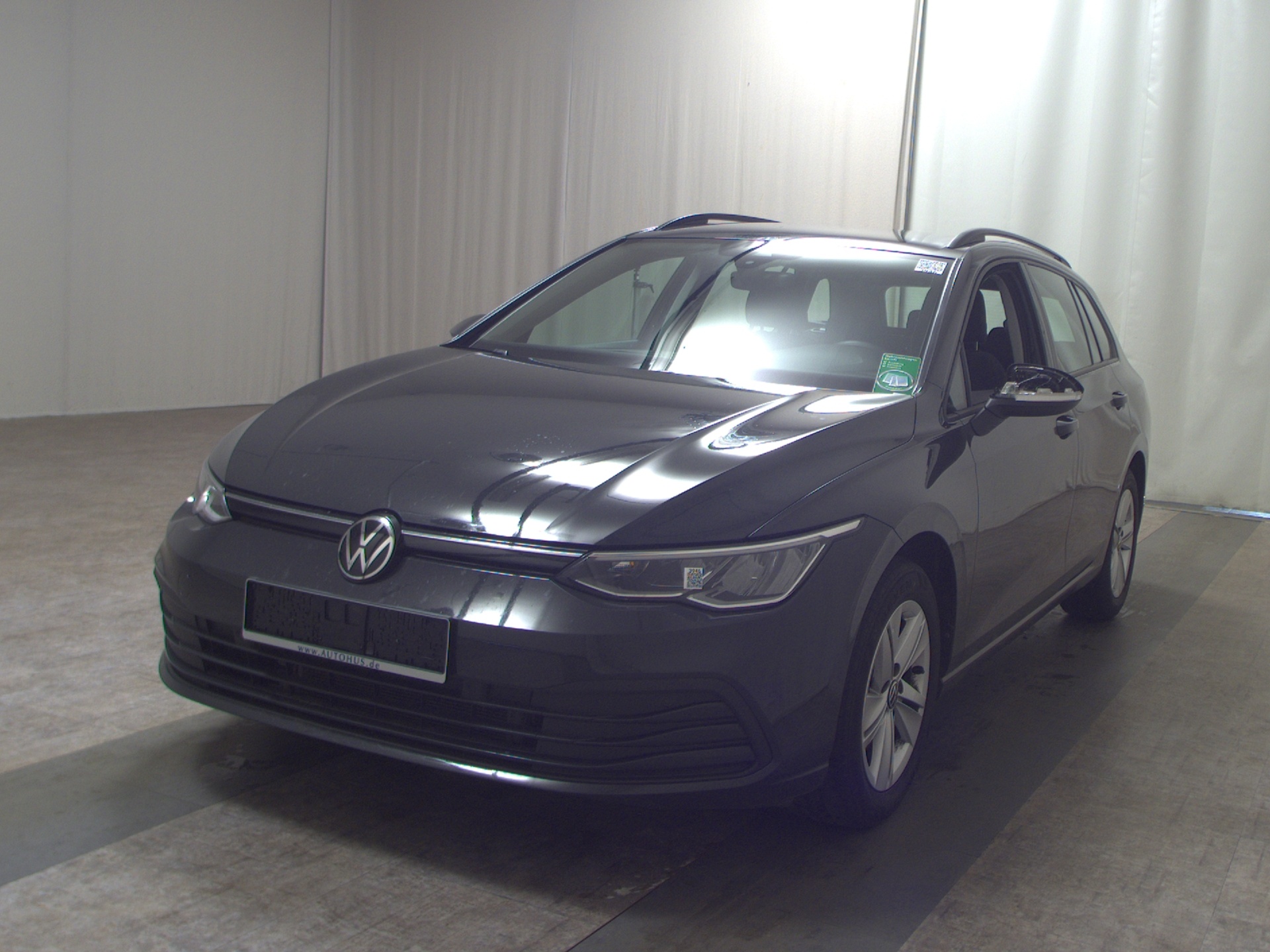 Volkswagen Golf-8 Var. 2.0 TDI Life Navi LED AID ACC PDC 2