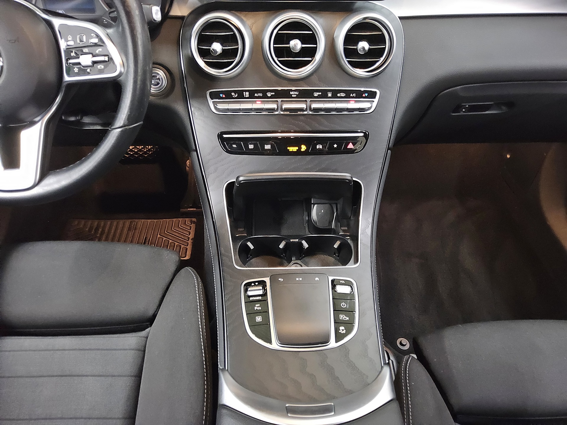 Mercedes-Benz GLC 300 de 4M Navi LED RfK AHK Shz PDC Tempomat 6