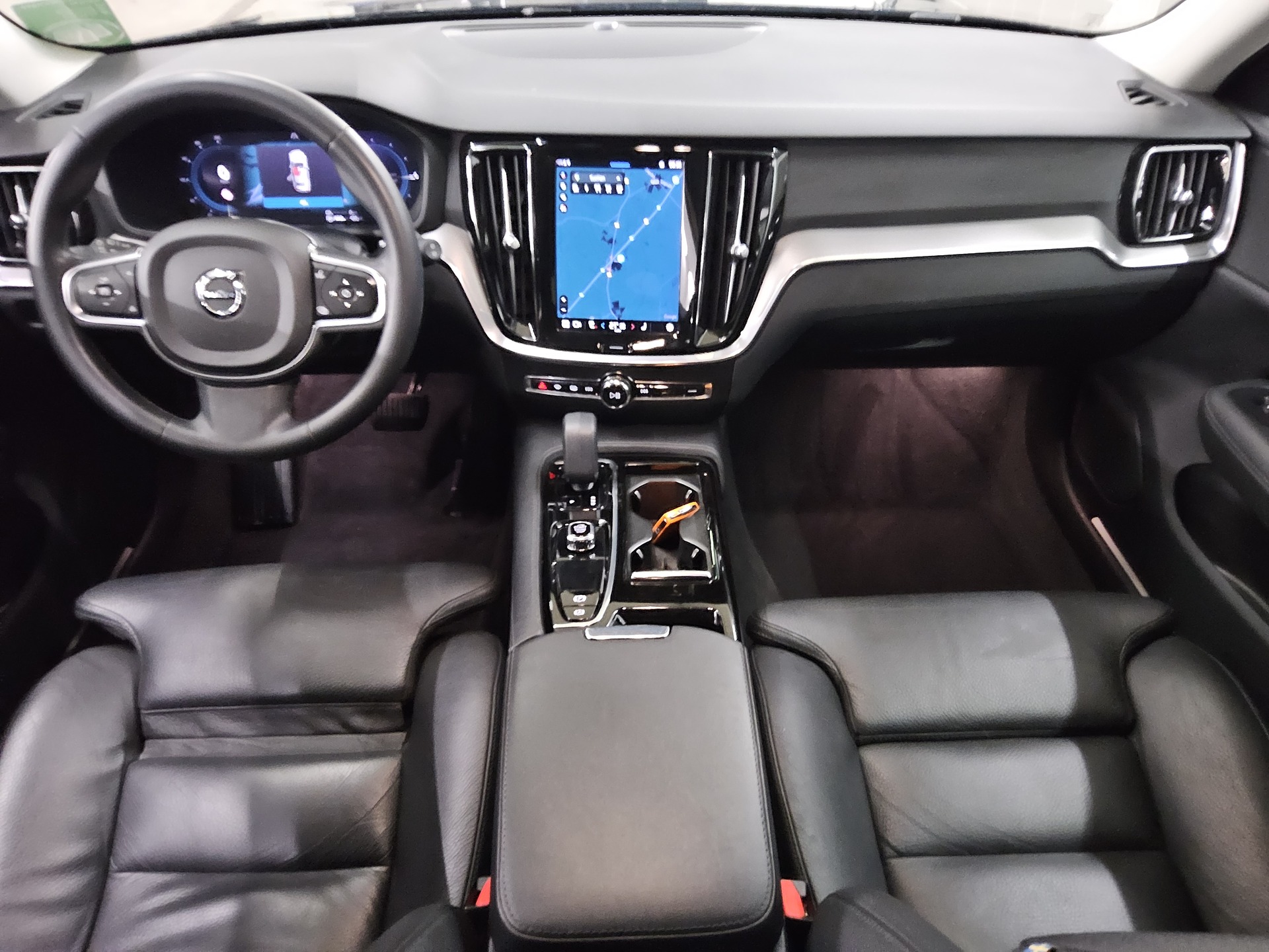 Volvo V60 T6 AWD Leder Navi LED RfK 4xShz ACC Memory 5