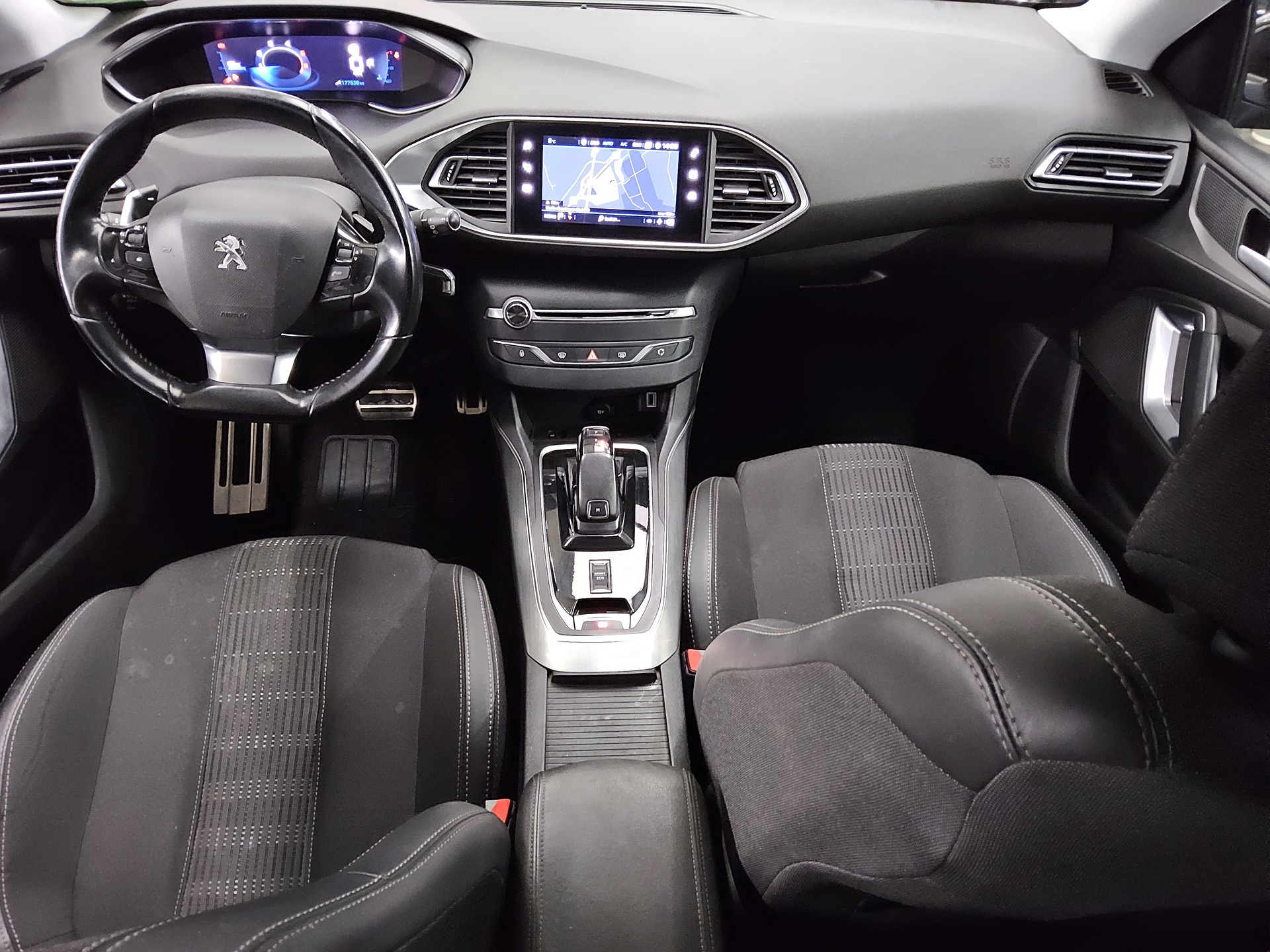 Peugeot 308 1.5 BlueHDI Allure AHK RfK Navi 5