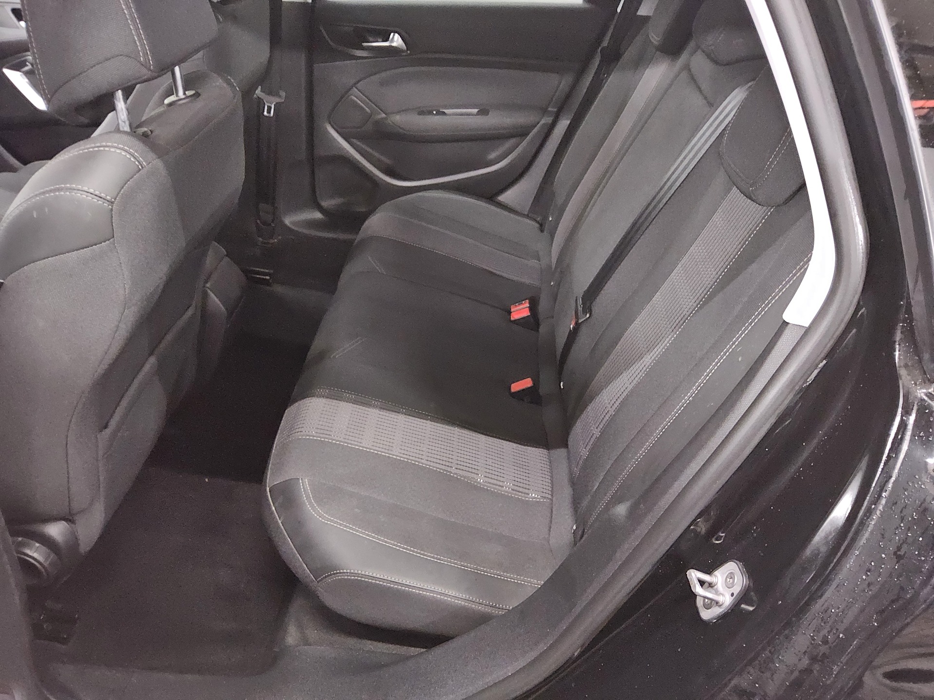 Peugeot 308 1.5 BlueHDI Allure AHK RfK Navi 13