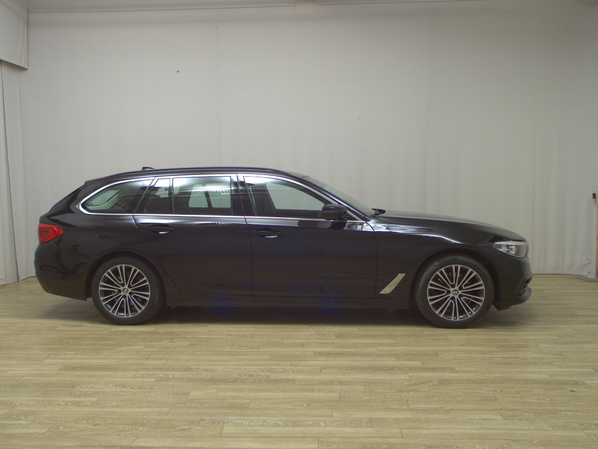 BMW 520dA Touring Sport-Line T-Leder RfK Navi LED