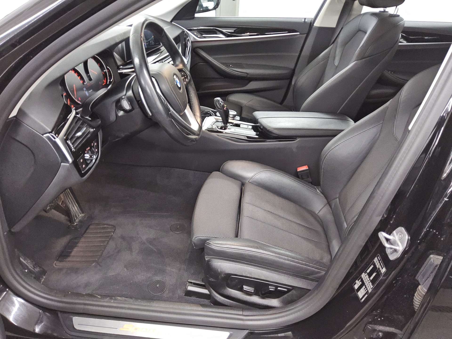 BMW 520dA Touring Sport-Line T-Leder RfK Navi LED 8