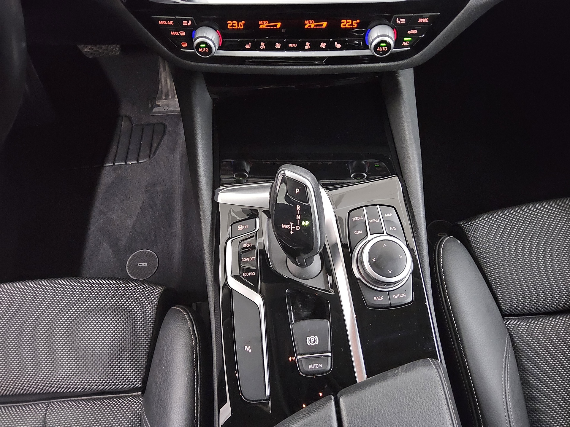 BMW 520dA Touring Sport-Line T-Leder RfK Navi LED 6