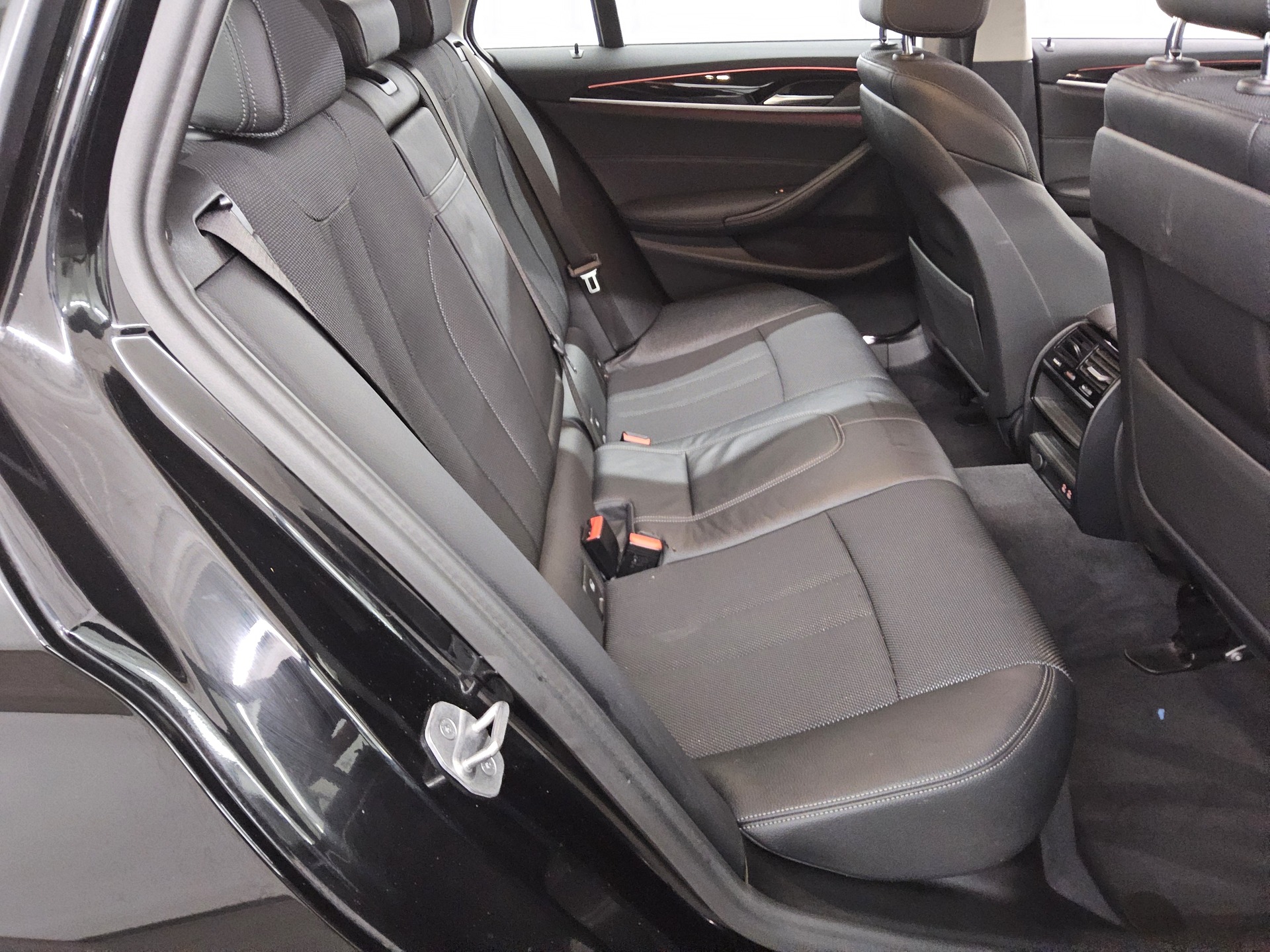 BMW 520dA Touring Sport-Line T-Leder RfK Navi LED 13