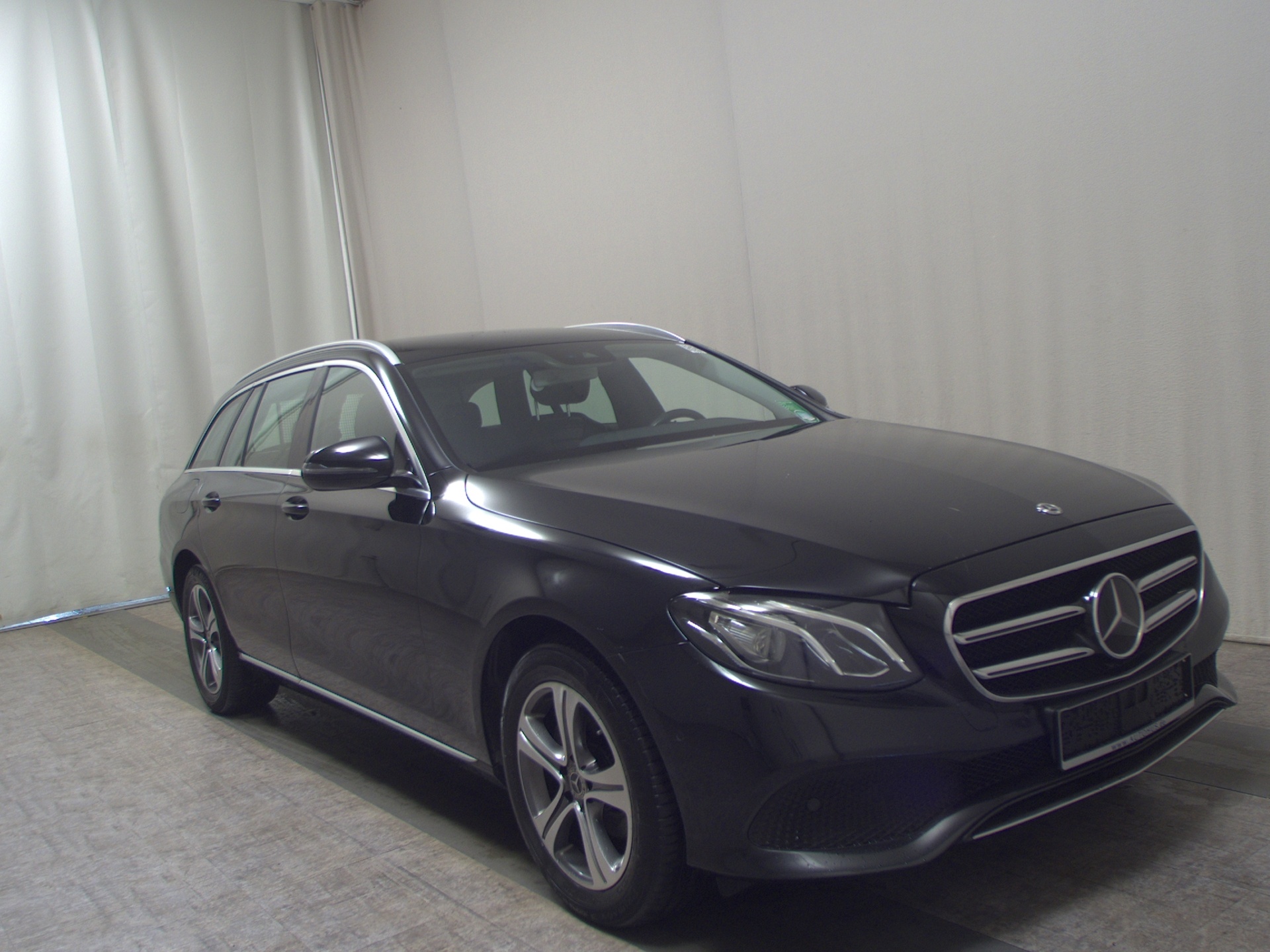 Mercedes-Benz E 220 T d Avantgarde Leder LED RFK Distronic+ 3
