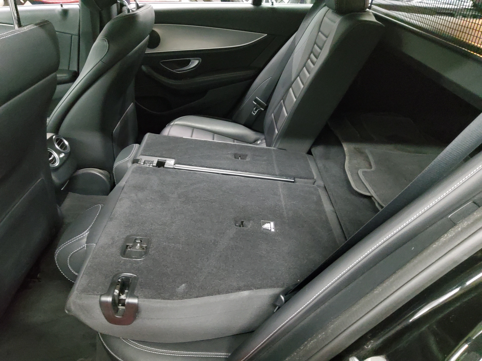 Mercedes-Benz E 220 T d Avantgarde Leder LED RFK Distronic+ 12