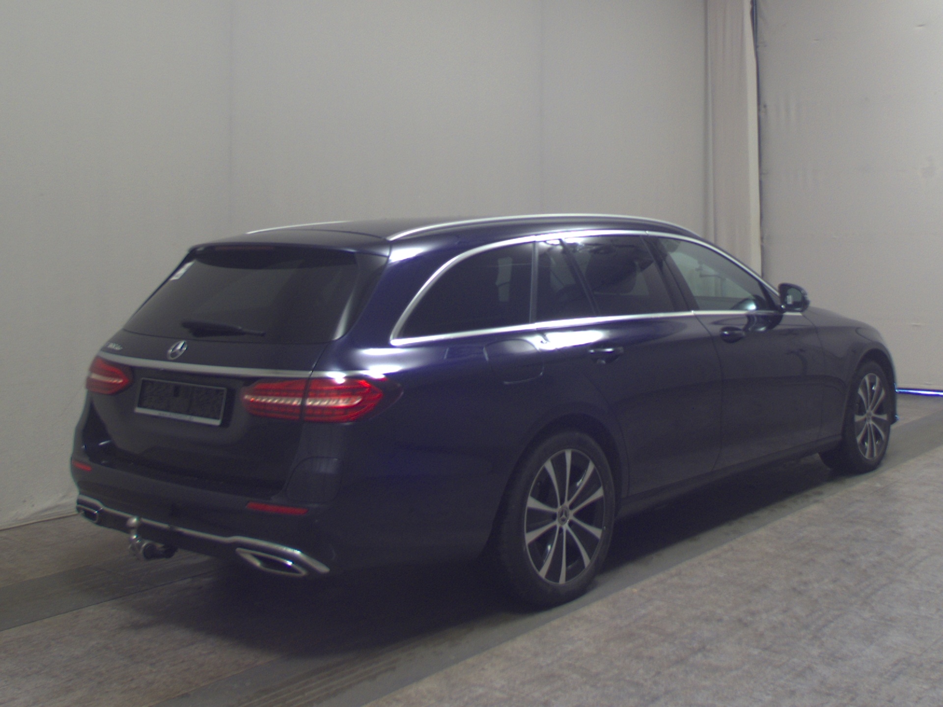 Mercedes-Benz E 300 T de Avantgarde Widescreen HuD Burmester 4