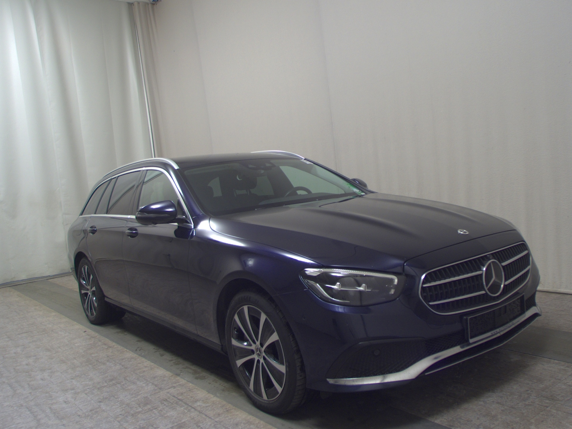 Mercedes-Benz E 300 T de Avantgarde Widescreen HuD Burmester 3