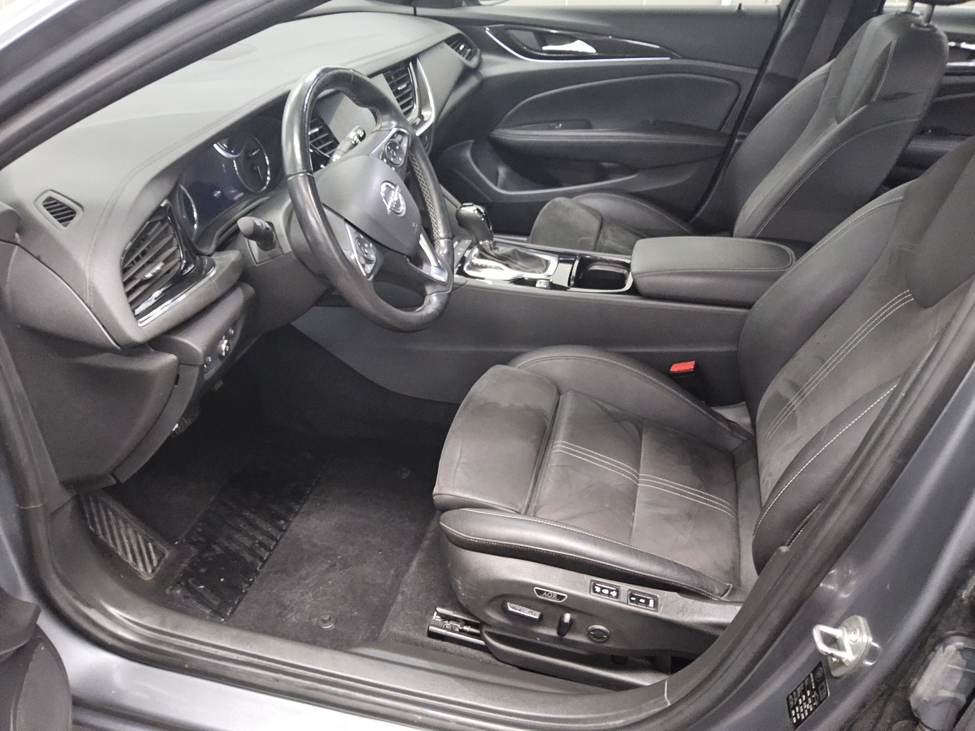 Opel Insignia ST 2.0 D Business Elegance Navi LED 8