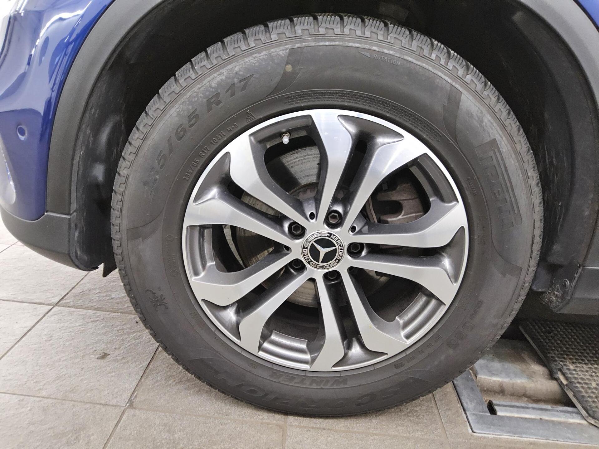 Mercedes-Benz GLC 220 d 4M Leder Navi LED RfK Memory 10