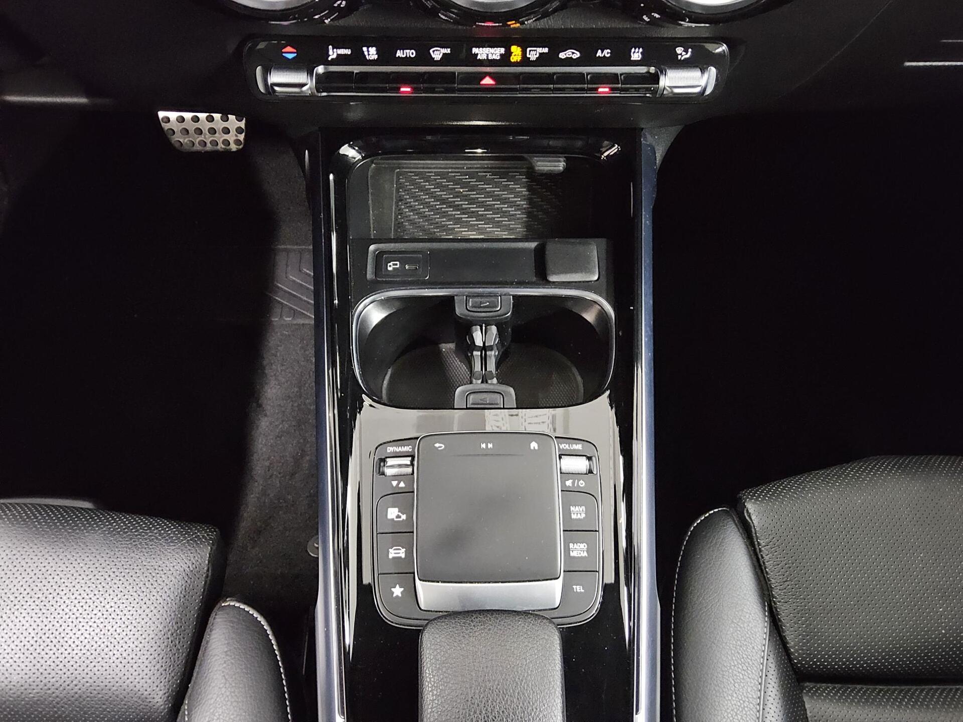 Mercedes-Benz GLB 220 d 4M AMG-Line Leder Navi RfK StHzg Dist+ 6