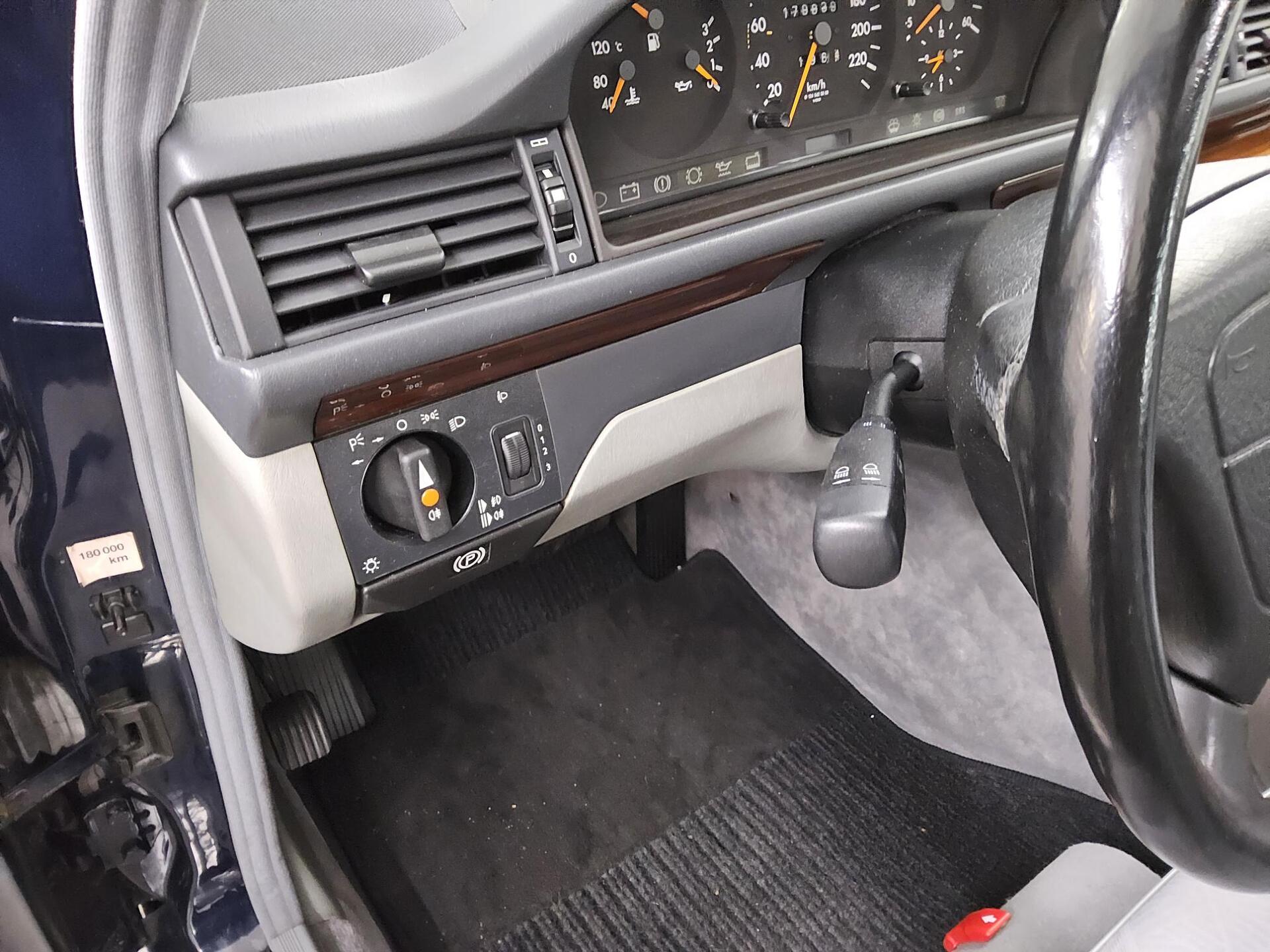 Mercedes-Benz E 300 T-Modell W124 Scheckheftgepflegt 2.Hand SD 9