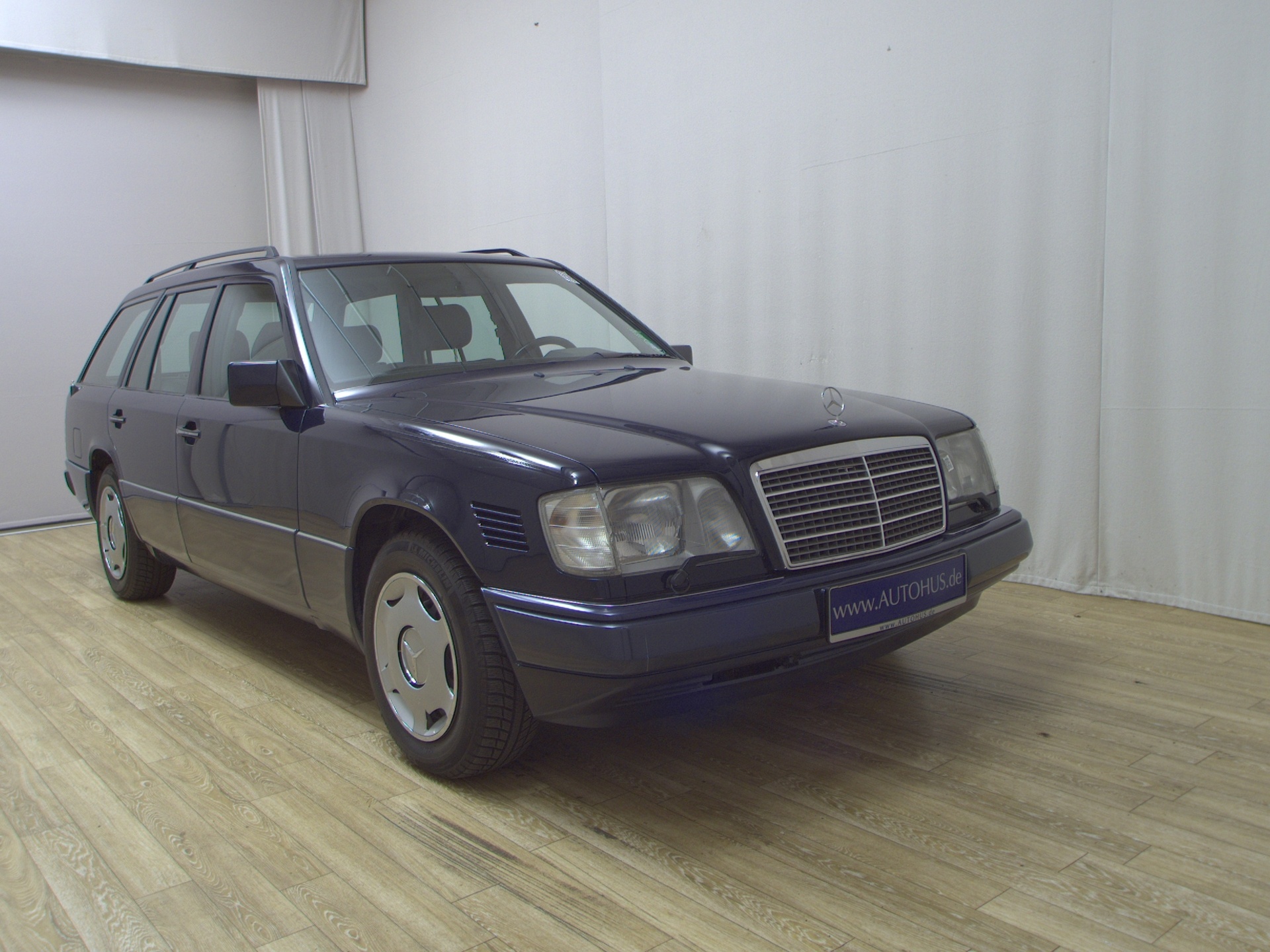 Mercedes-Benz E 300 T-Modell W124 Scheckheftgepflegt 2.Hand SD 3