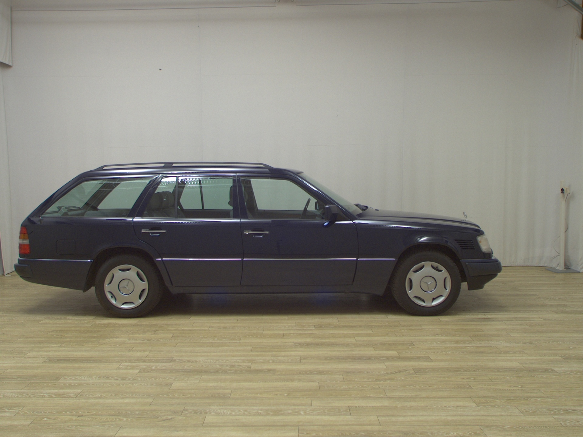 Mercedes-Benz E 300 T-Modell W124 Scheckheftgepflegt 2.Hand SD