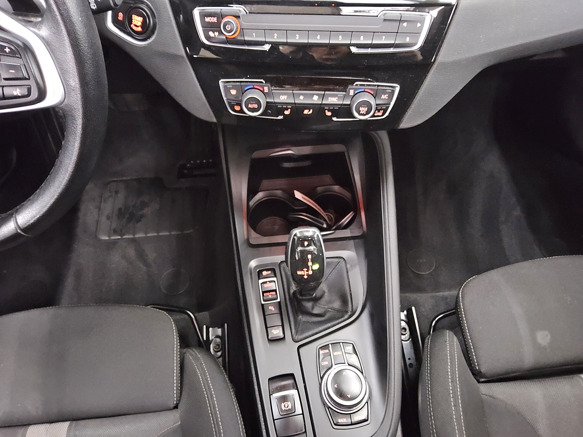 BMW X1 xDrive20d Advantage Navi LED Pano HiFi AHK 6