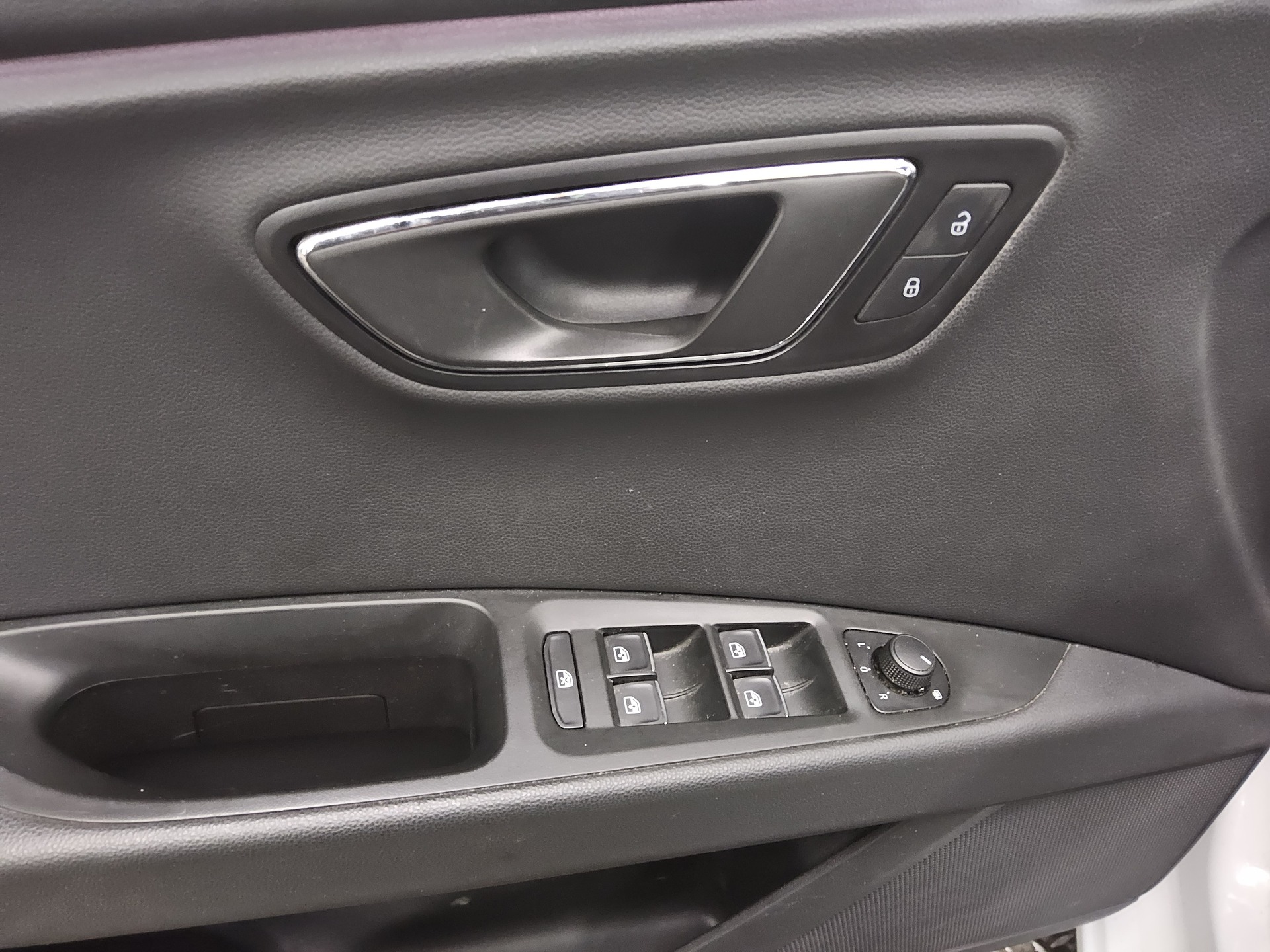 Seat Leon Sportstourer 1.5 TSI Xcellence Navi LED ACC 10