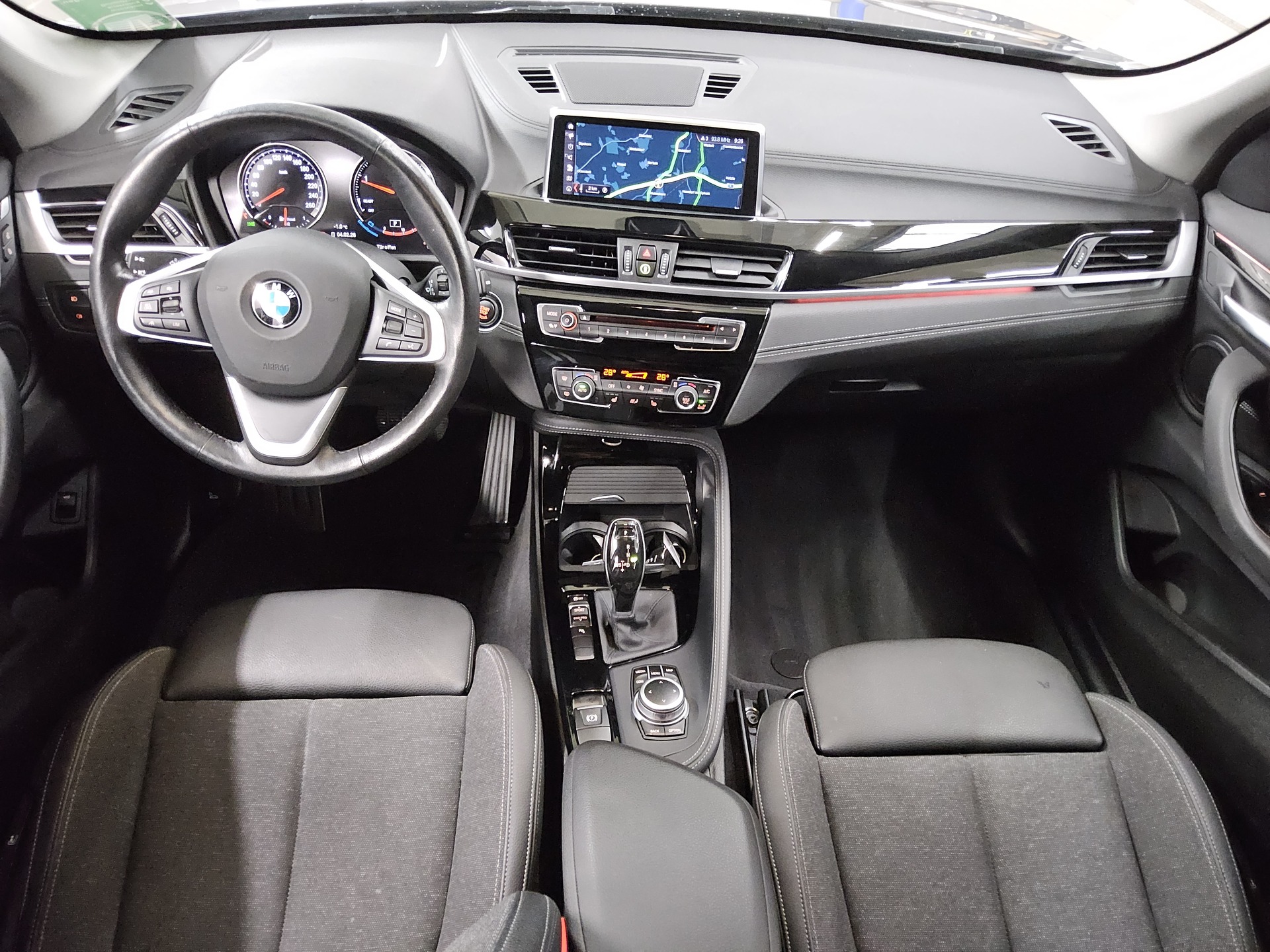 BMW X1 sDrive20d Sport-Line Navi LED HiFi RfK AHK 5